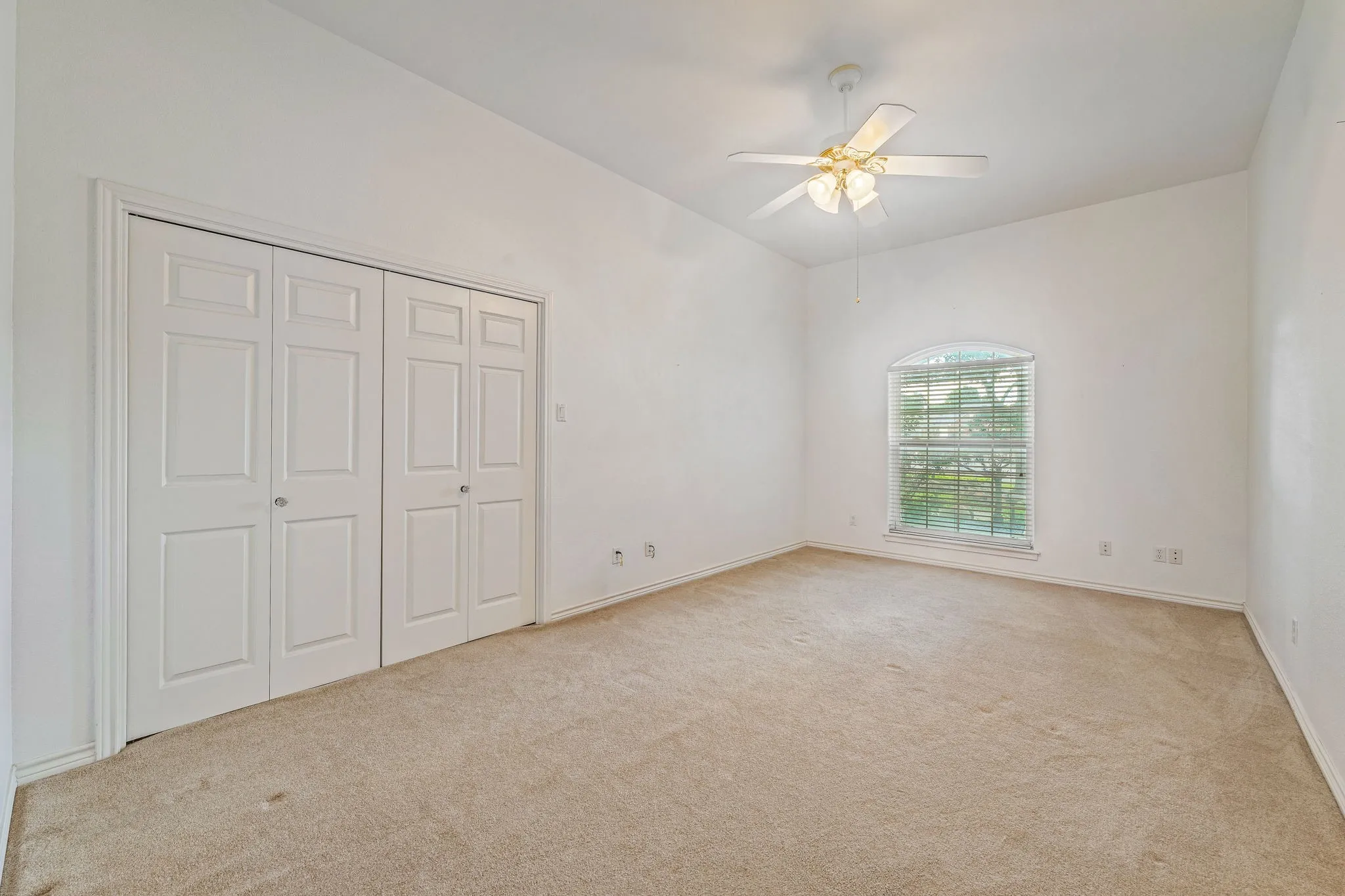 Single Family Residence For Sale in Erath County , 1517 Oakwood Drive, Stephenville, Texas 76401, 4 Bedroom, 3 Bathroom, 2 Garage spaces, 2,828 Sqft, built in 2003, mls#21355137, Real Estate Agent in Stephenville, Homes For Sale in Erath county, Homes For Sale in Stephenville, Realtor in Stephenville Texas, Real Estate Brokerage Independent Realty Texas, Luminita Cordes Realtor
