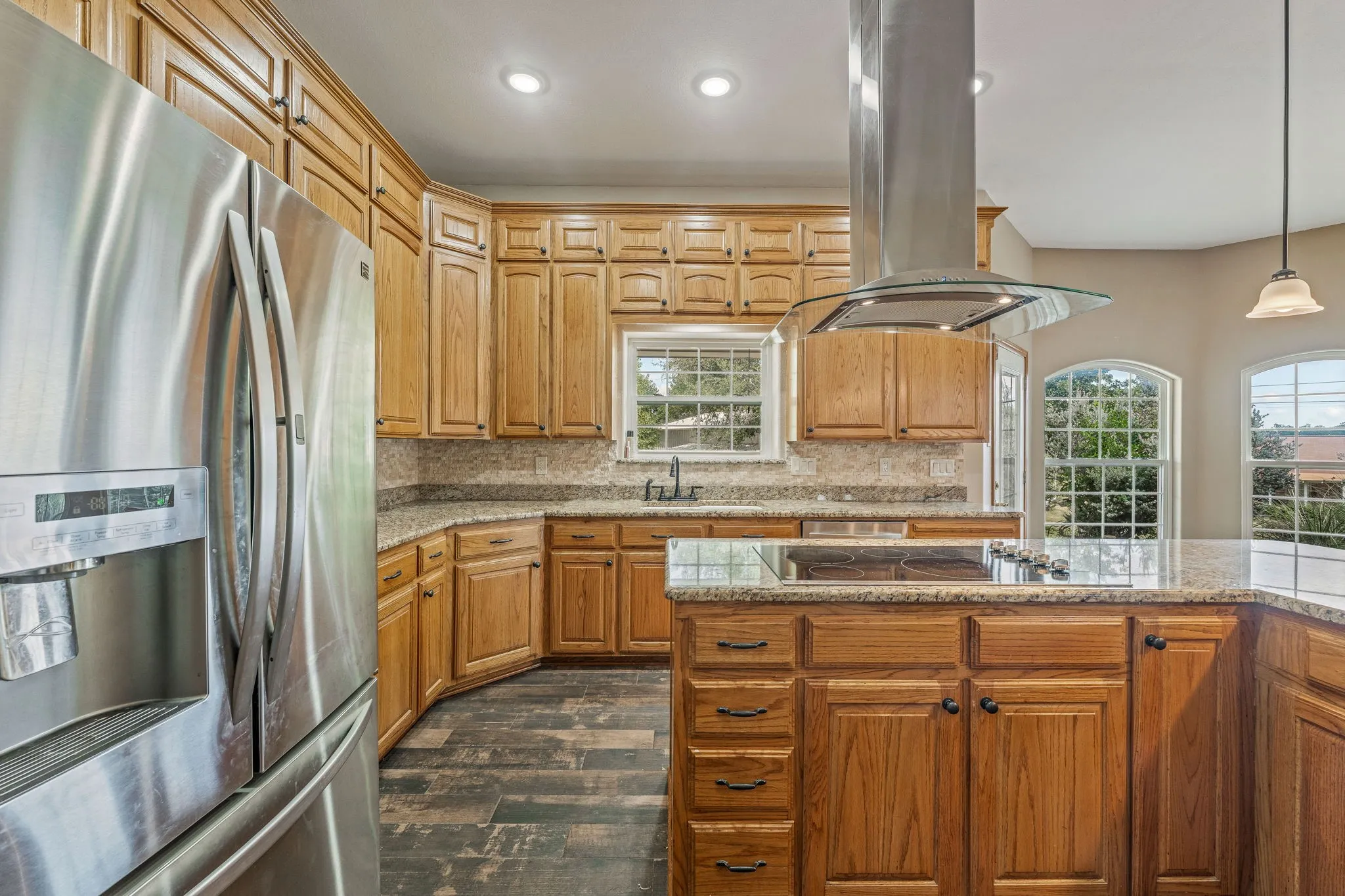 Single Family Residence For Sale in Erath County , 1517 Oakwood Drive, Stephenville, Texas 76401, 4 Bedroom, 3 Bathroom, 2 Garage spaces, 2,828 Sqft, built in 2003, mls#21355137, Real Estate Agent in Stephenville, Homes For Sale in Erath county, Homes For Sale in Stephenville, Realtor in Stephenville Texas, Real Estate Brokerage Independent Realty Texas, Luminita Cordes Realtor