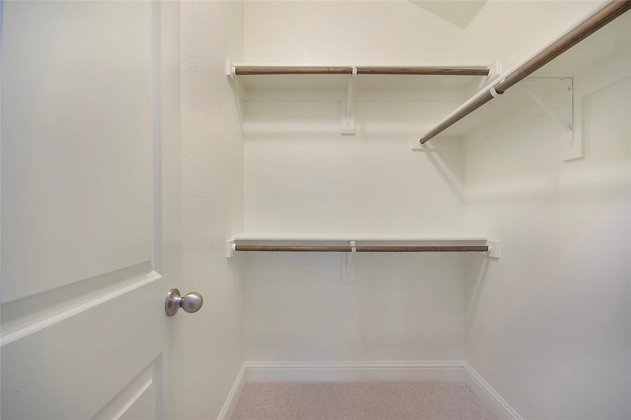 Single Family Residence For Sale in Tarrant County , 316 Bluffside Trail, Benbrook, Texas 76126, 4 Bedroom, 4 Bathroom, 2 Garage spaces, 3,176 Sqft, built in 2016, mls#21355111, Real Estate Agent in Benbrook, Homes For Sale in Tarrant county, Homes For Sale in Benbrook, Realtor in Benbrook Texas, Real Estate Brokerage Independent Realty Texas, Luminita Cordes Realtor
