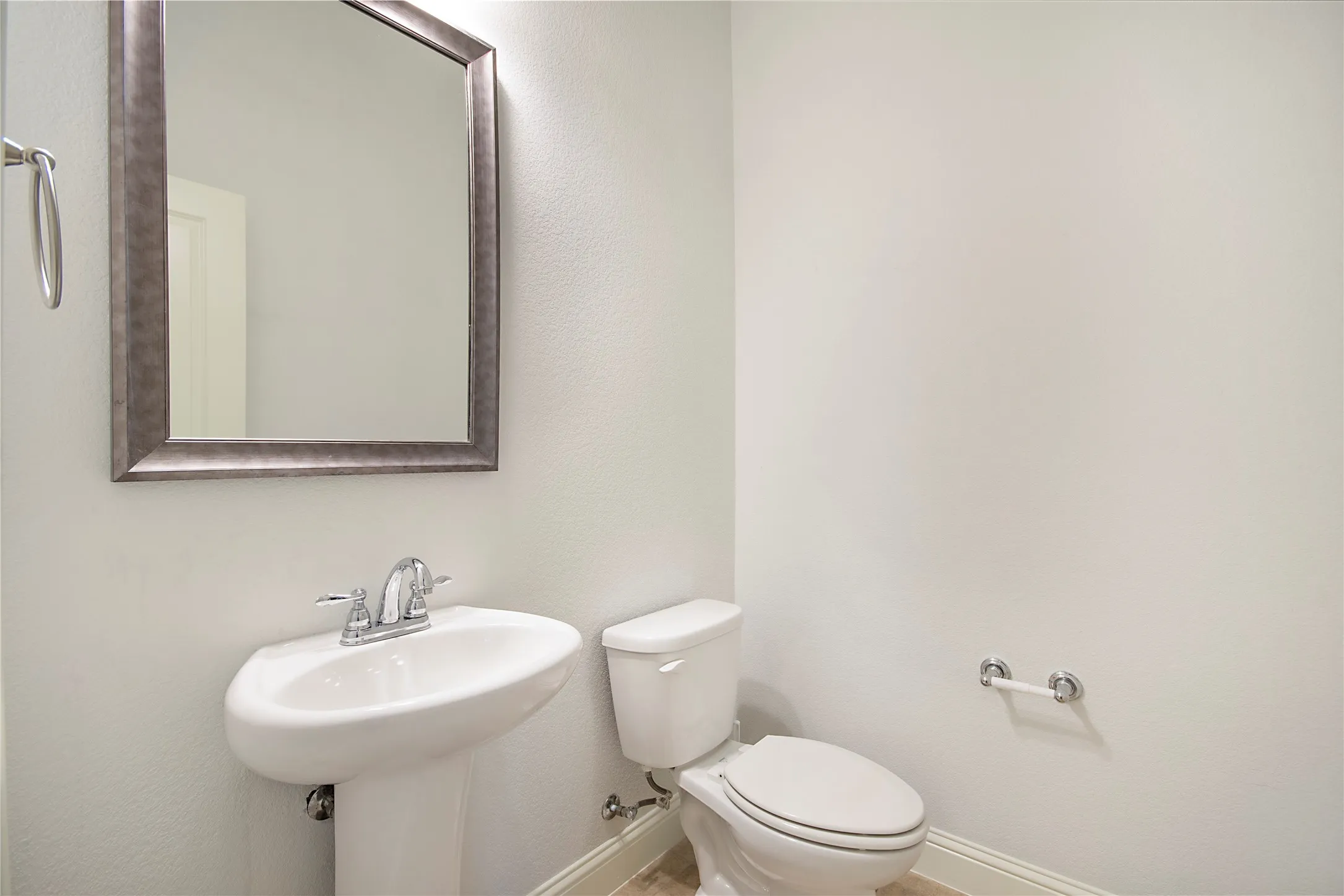 Single Family Residence For Sale in Tarrant County , 316 Bluffside Trail, Benbrook, Texas 76126, 4 Bedroom, 4 Bathroom, 2 Garage spaces, 3,176 Sqft, built in 2016, mls#21355111, Real Estate Agent in Benbrook, Homes For Sale in Tarrant county, Homes For Sale in Benbrook, Realtor in Benbrook Texas, Real Estate Brokerage Independent Realty Texas, Luminita Cordes Realtor