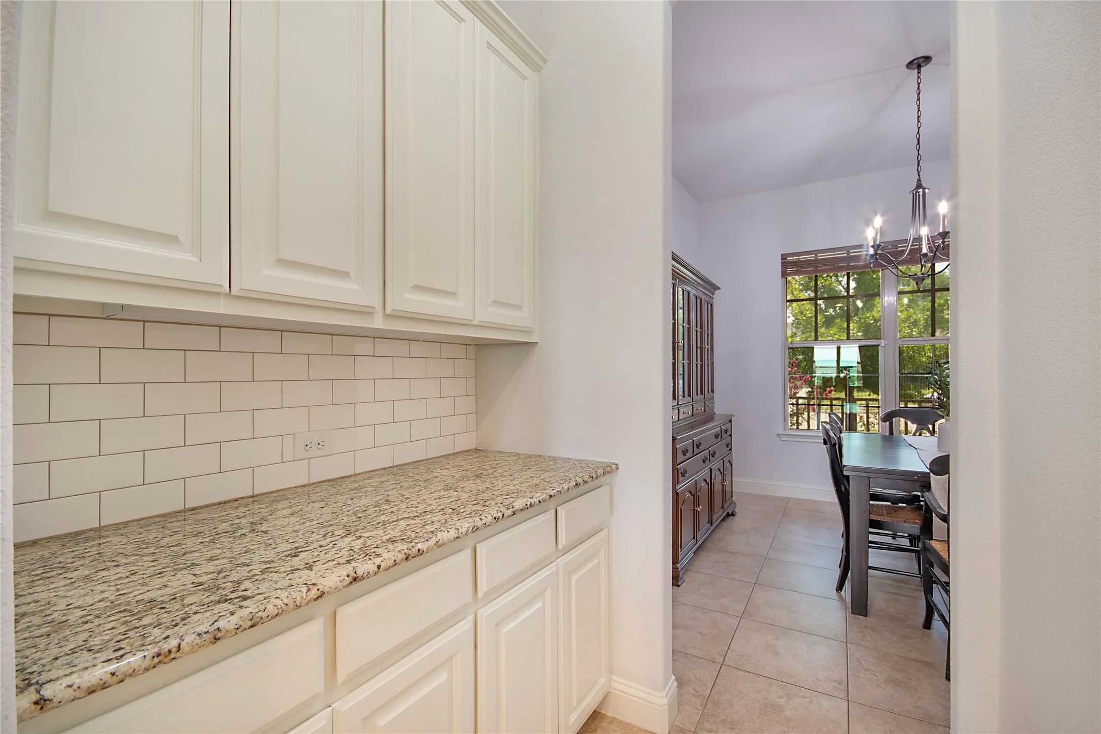 Single Family Residence For Sale in Tarrant County , 316 Bluffside Trail, Benbrook, Texas 76126, 4 Bedroom, 4 Bathroom, 2 Garage spaces, 3,176 Sqft, built in 2016, mls#21355111, Real Estate Agent in Benbrook, Homes For Sale in Tarrant county, Homes For Sale in Benbrook, Realtor in Benbrook Texas, Real Estate Brokerage Independent Realty Texas, Luminita Cordes Realtor