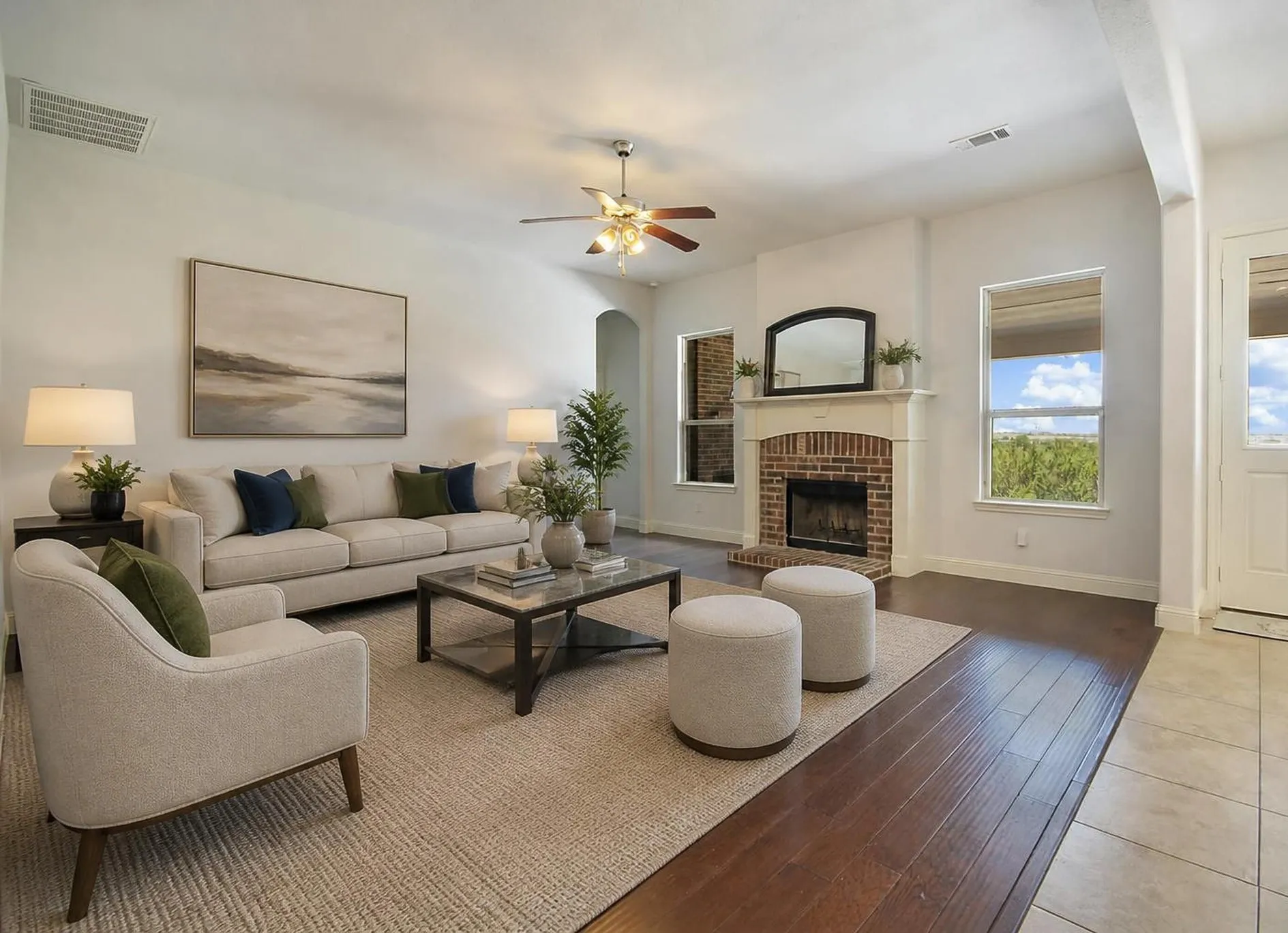 Single Family Residence For Sale in Tarrant County , 316 Bluffside Trail, Benbrook, Texas 76126, 4 Bedroom, 4 Bathroom, 2 Garage spaces, 3,176 Sqft, built in 2016, mls#21355111, Real Estate Agent in Benbrook, Homes For Sale in Tarrant county, Homes For Sale in Benbrook, Realtor in Benbrook Texas, Real Estate Brokerage Independent Realty Texas, Luminita Cordes Realtor