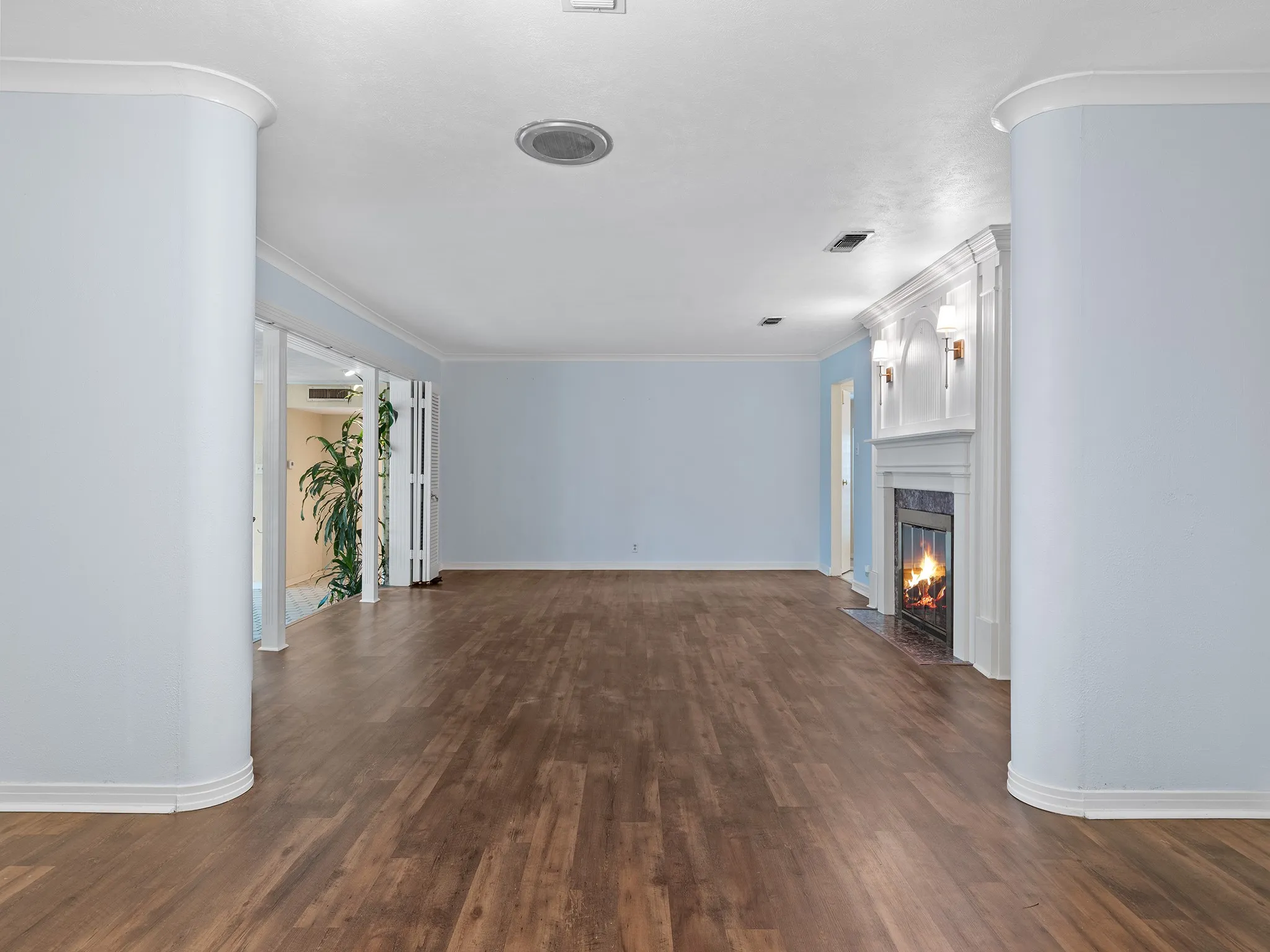 Single Family Residence For Sale in Hunt County , 2115 Park Street, Greenville, Texas 75401, 4 Bedroom, 3 Bathroom, Garage spaces, 2,535 Sqft, built in 1949, mls#21351677, Real Estate Agent in Greenville, Homes For Sale in Hunt county, Homes For Sale in Greenville, Realtor in Greenville Texas, Real Estate Brokerage Independent Realty Texas, Luminita Cordes Realtor
