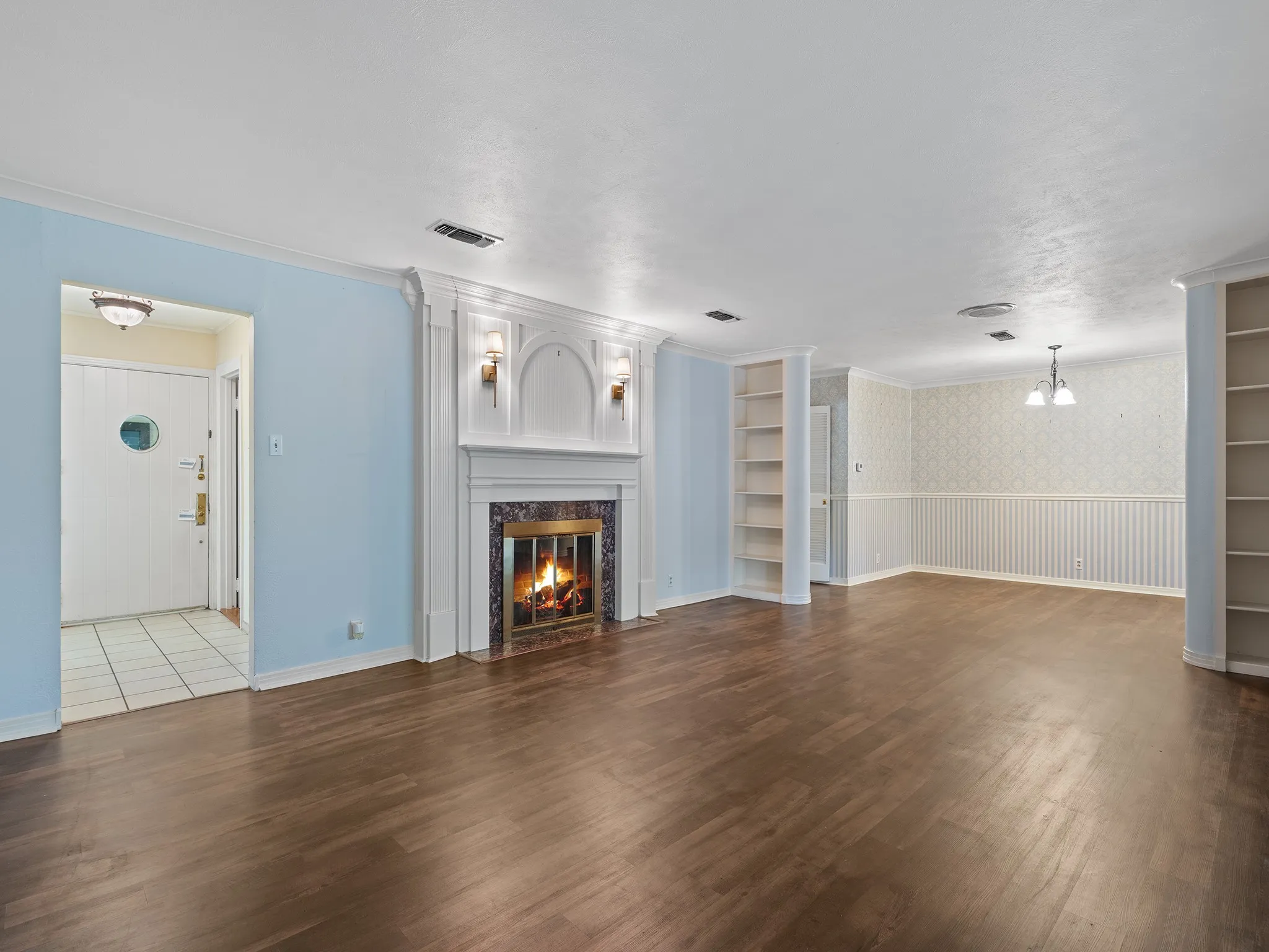 Single Family Residence For Sale in Hunt County , 2115 Park Street, Greenville, Texas 75401, 4 Bedroom, 3 Bathroom, Garage spaces, 2,535 Sqft, built in 1949, mls#21351677, Real Estate Agent in Greenville, Homes For Sale in Hunt county, Homes For Sale in Greenville, Realtor in Greenville Texas, Real Estate Brokerage Independent Realty Texas, Luminita Cordes Realtor