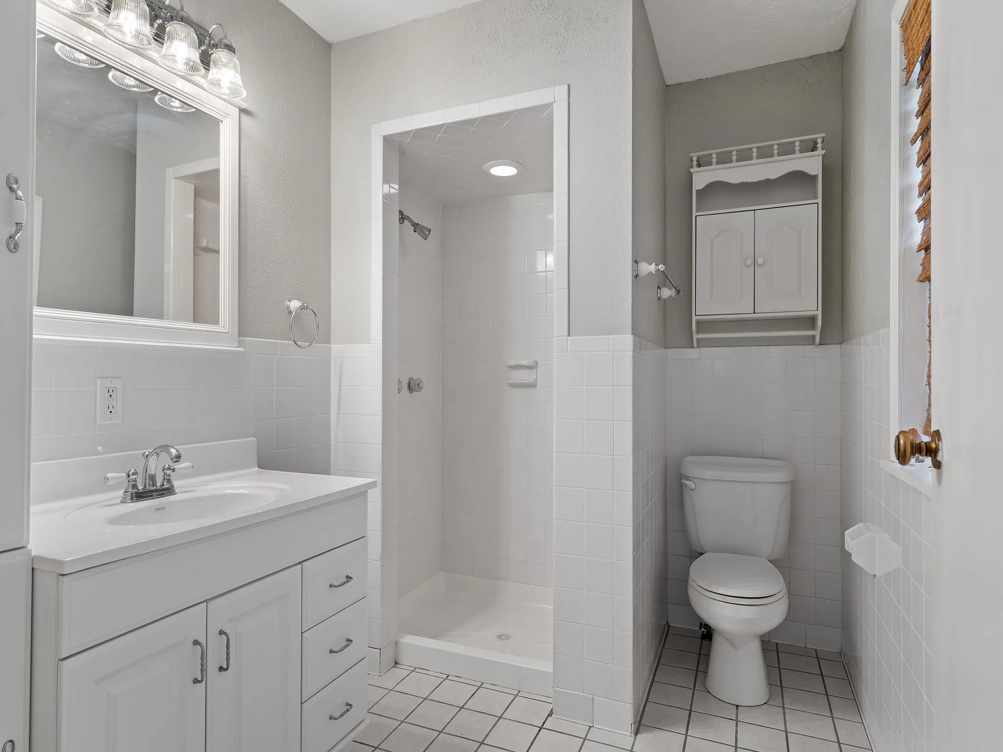 Single Family Residence For Sale in Hunt County , 2115 Park Street, Greenville, Texas 75401, 4 Bedroom, 3 Bathroom, Garage spaces, 2,535 Sqft, built in 1949, mls#21351677, Real Estate Agent in Greenville, Homes For Sale in Hunt county, Homes For Sale in Greenville, Realtor in Greenville Texas, Real Estate Brokerage Independent Realty Texas, Luminita Cordes Realtor