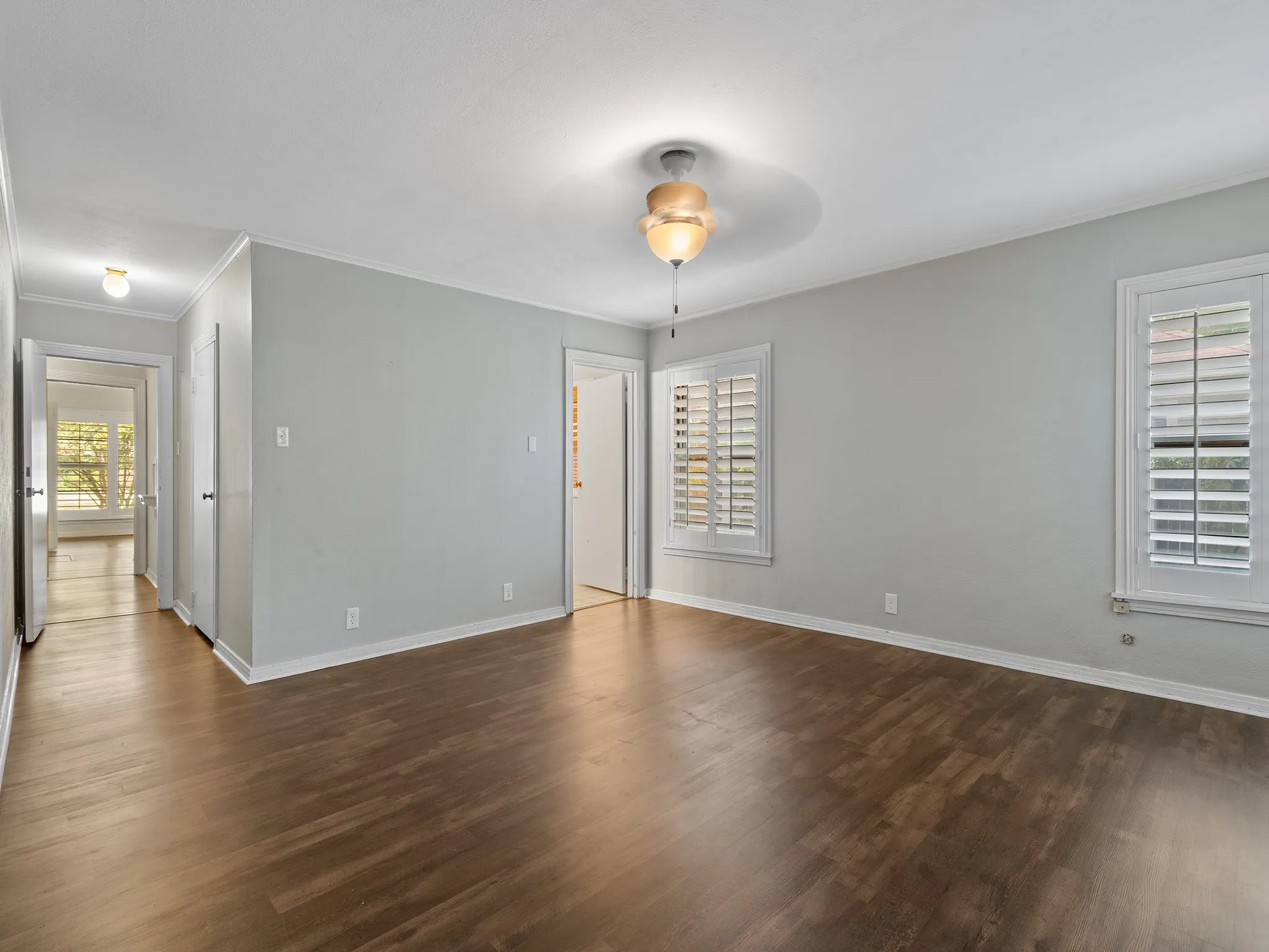 Single Family Residence For Sale in Hunt County , 2115 Park Street, Greenville, Texas 75401, 4 Bedroom, 3 Bathroom, Garage spaces, 2,535 Sqft, built in 1949, mls#21351677, Real Estate Agent in Greenville, Homes For Sale in Hunt county, Homes For Sale in Greenville, Realtor in Greenville Texas, Real Estate Brokerage Independent Realty Texas, Luminita Cordes Realtor
