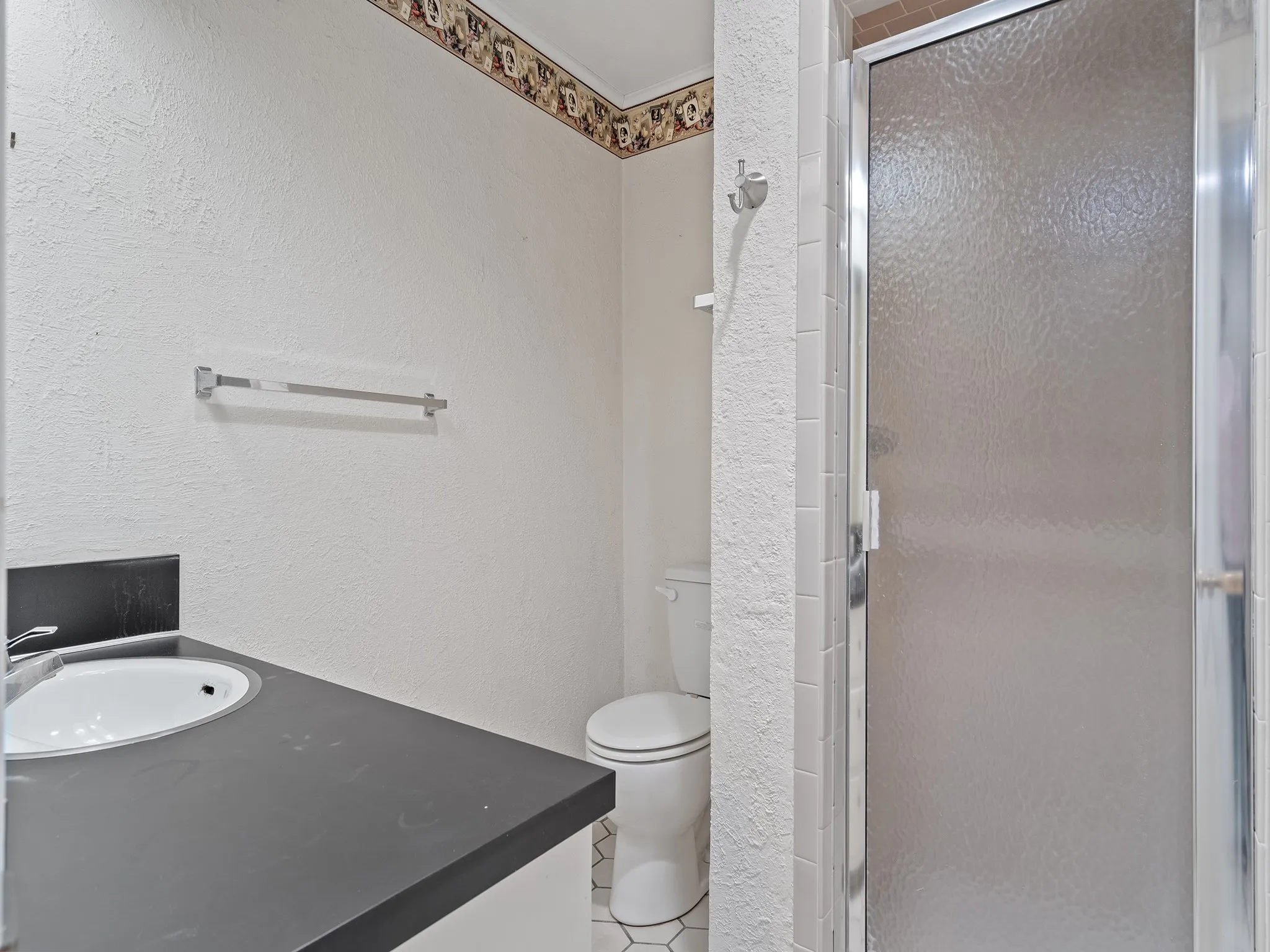 Single Family Residence For Sale in Hunt County , 2115 Park Street, Greenville, Texas 75401, 4 Bedroom, 3 Bathroom, Garage spaces, 2,535 Sqft, built in 1949, mls#21351677, Real Estate Agent in Greenville, Homes For Sale in Hunt county, Homes For Sale in Greenville, Realtor in Greenville Texas, Real Estate Brokerage Independent Realty Texas, Luminita Cordes Realtor