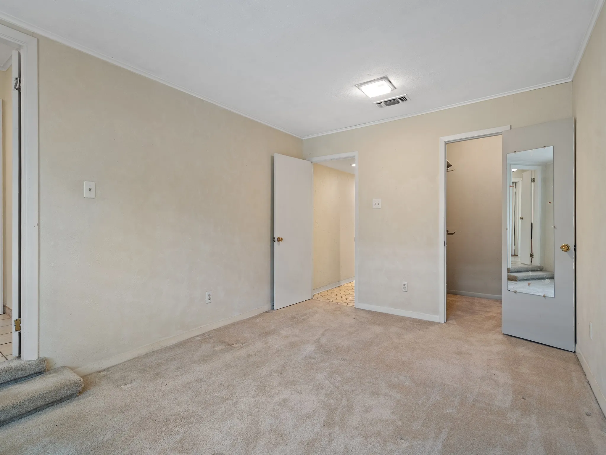 Single Family Residence For Sale in Hunt County , 2115 Park Street, Greenville, Texas 75401, 4 Bedroom, 3 Bathroom, Garage spaces, 2,535 Sqft, built in 1949, mls#21351677, Real Estate Agent in Greenville, Homes For Sale in Hunt county, Homes For Sale in Greenville, Realtor in Greenville Texas, Real Estate Brokerage Independent Realty Texas, Luminita Cordes Realtor