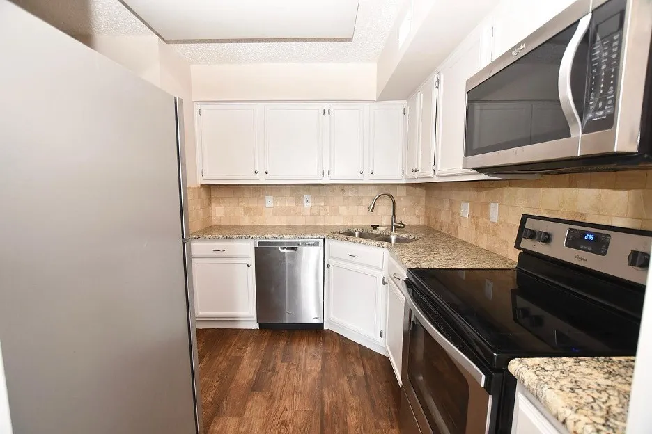 Condominium For Sale in Dallas County , 15151 Berry Trail 606, Dallas, Texas 75248, 2 Bedroom, 2 Bathroom, Garage spaces, 966 Sqft, built in 1980, mls#21353402, Real Estate Agent in Dallas, Homes For Sale in Dallas county, Homes For Sale in Dallas, Realtor in Dallas Texas, Real Estate Brokerage Independent Realty Texas, Luminita Cordes Realtor