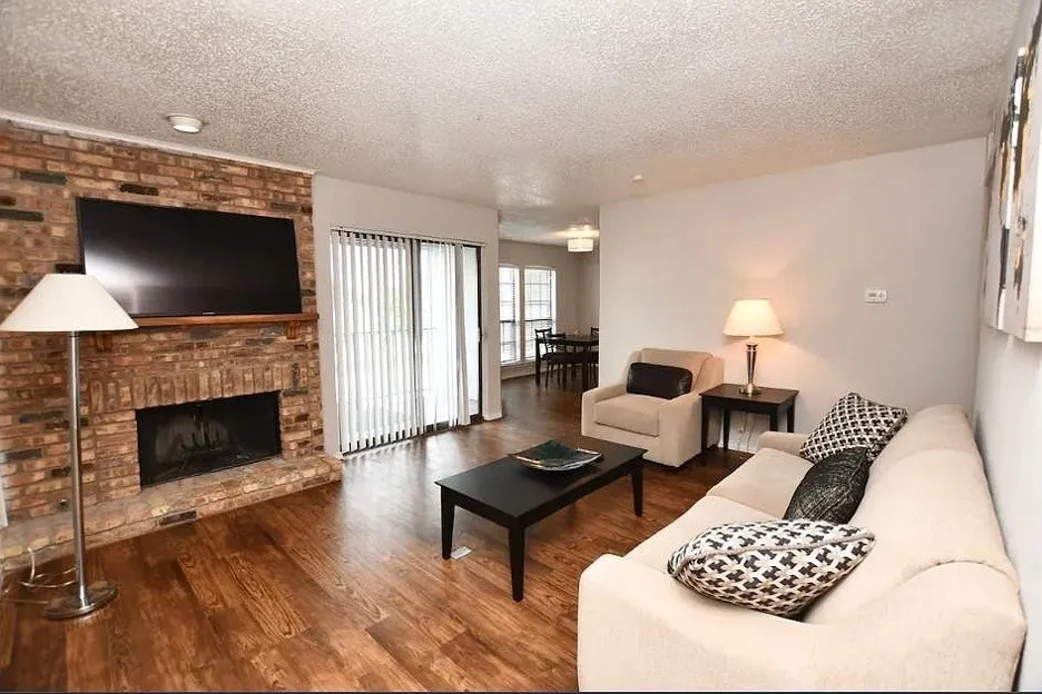 Condominium For Sale in Dallas County , 15151 Berry Trail 606, Dallas, Texas 75248, 2 Bedroom, 2 Bathroom, Garage spaces, 966 Sqft, built in 1980, mls#21353402, Real Estate Agent in Dallas, Homes For Sale in Dallas county, Homes For Sale in Dallas, Realtor in Dallas Texas, Real Estate Brokerage Independent Realty Texas, Luminita Cordes Realtor