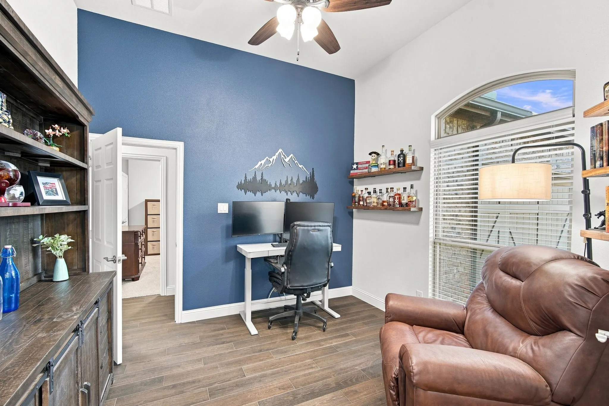 Single Family Residence For Sale in Denton County , 5812 Painswick Drive, Celina, Texas 76227, 4 Bedroom, 2 Bathroom, 3 Garage spaces, 2,464 Sqft, built in 2020, mls#21346862, Real Estate Agent in Celina, Homes For Sale in Denton county, Homes For Sale in Celina, Realtor in Celina Texas, Real Estate Brokerage Independent Realty Texas, Luminita Cordes Realtor