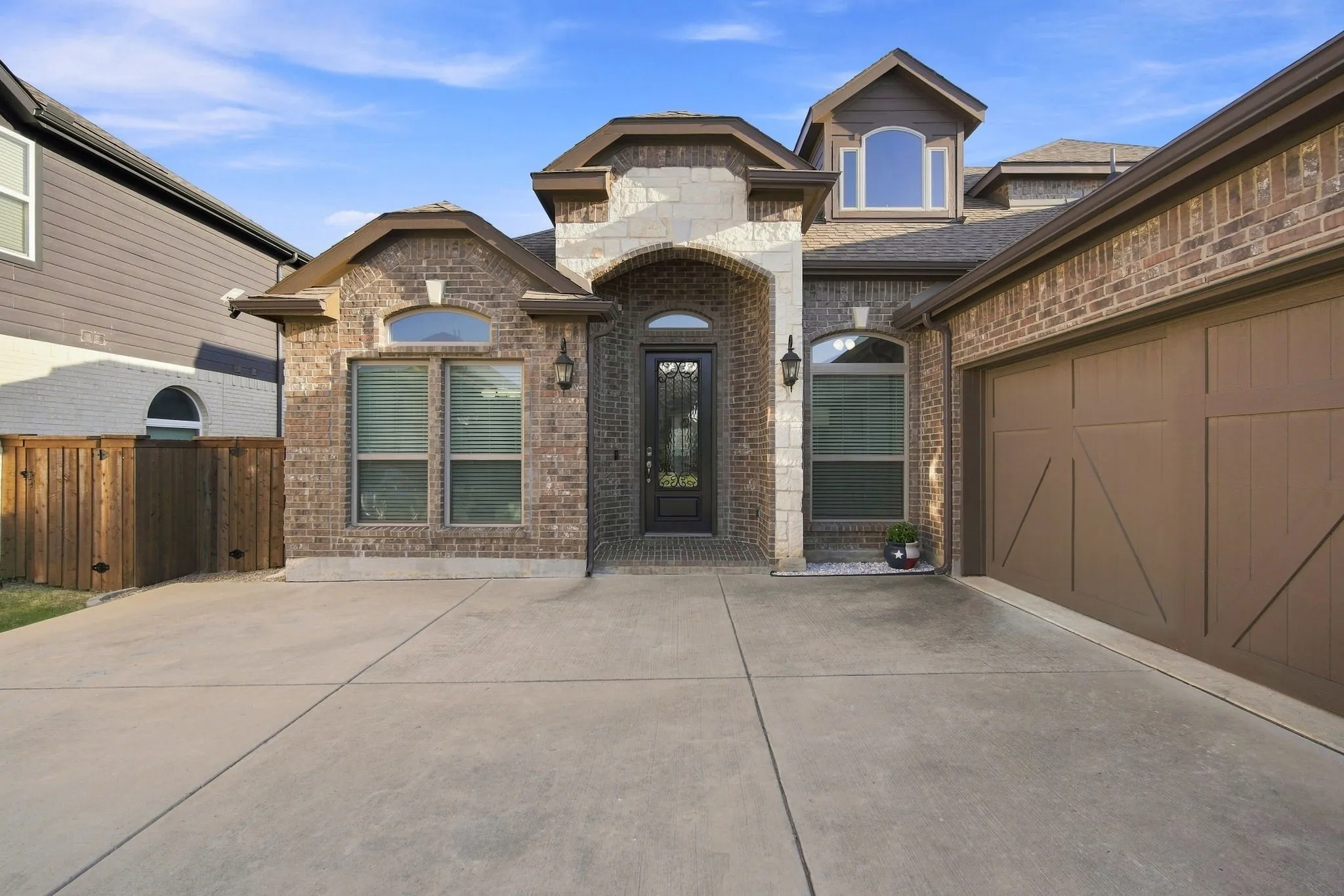 Single Family Residence For Sale in Denton County , 5812 Painswick Drive, Celina, Texas 76227, 4 Bedroom, 2 Bathroom, 3 Garage spaces, 2,464 Sqft, built in 2020, mls#21346862, Real Estate Agent in Celina, Homes For Sale in Denton county, Homes For Sale in Celina, Realtor in Celina Texas, Real Estate Brokerage Independent Realty Texas, Luminita Cordes Realtor