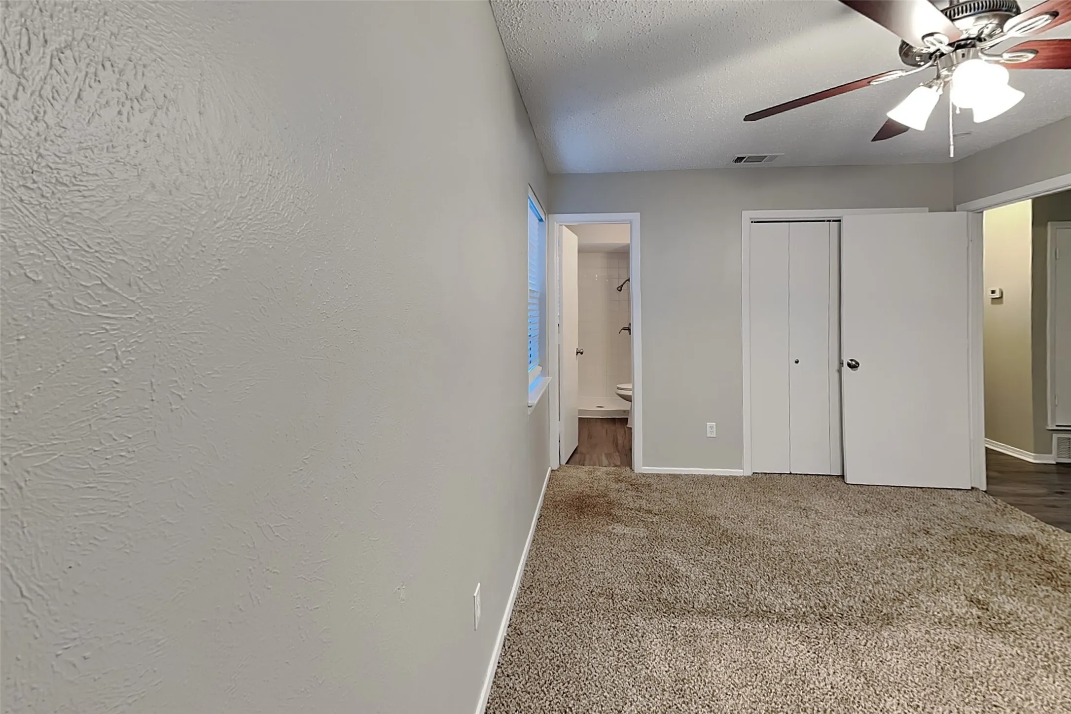 Single Family Residence For Rent in Dallas County , 1558 Town Bluff Street, Garland, Texas 75040, 3 Bedroom, 2 Bathroom, 2 Garage spaces, 1,321 Sqft, built in 1972, mls#21355153, Real Estate Agent in Garland, Homes For Rent in Dallas county, Homes For Rent in Garland, Realtor in Garland Texas, Real Estate Brokerage Independent Realty Texas, Luminita Cordes Realtor