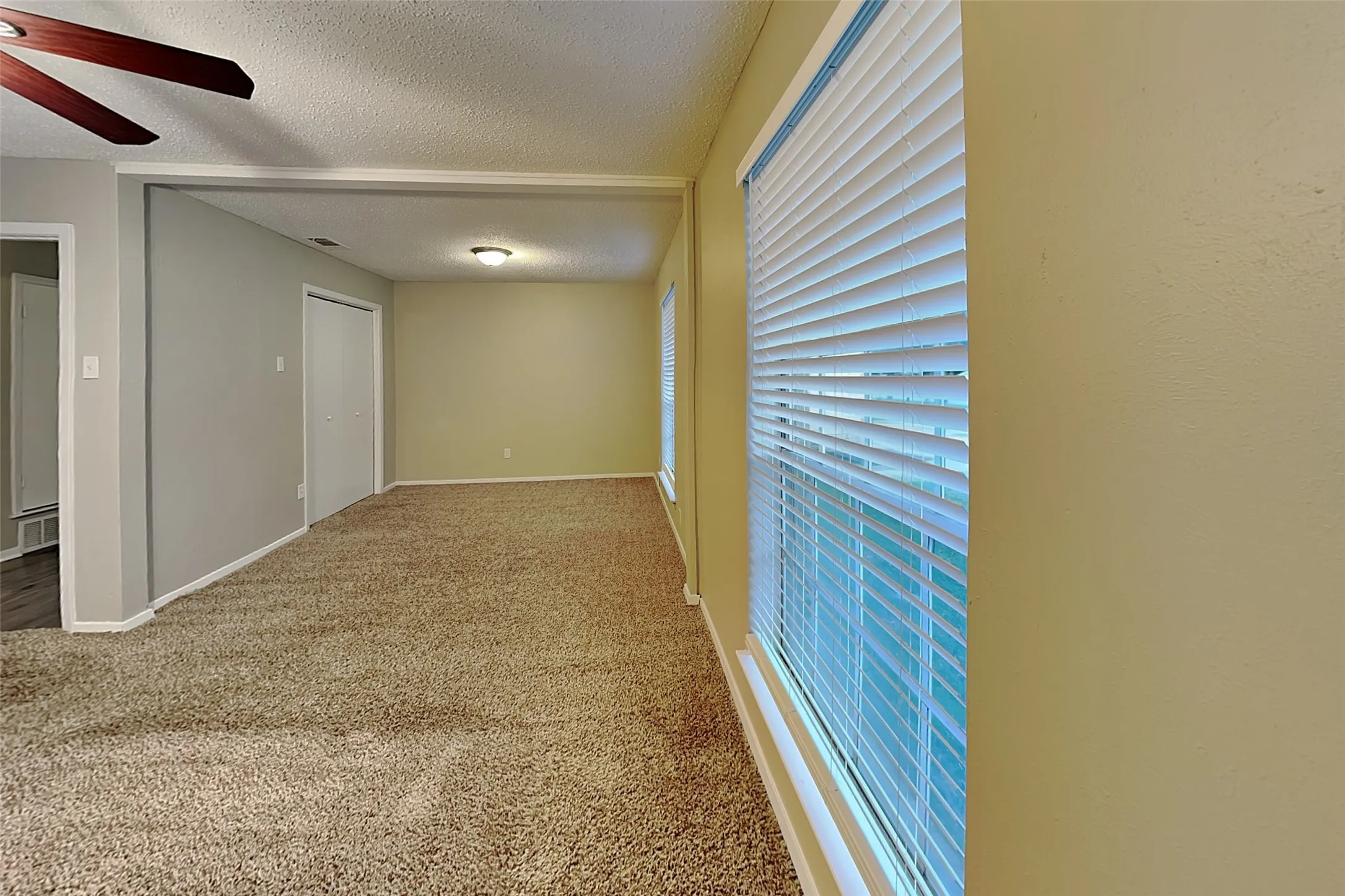 Single Family Residence For Rent in Dallas County , 1558 Town Bluff Street, Garland, Texas 75040, 3 Bedroom, 2 Bathroom, 2 Garage spaces, 1,321 Sqft, built in 1972, mls#21355153, Real Estate Agent in Garland, Homes For Rent in Dallas county, Homes For Rent in Garland, Realtor in Garland Texas, Real Estate Brokerage Independent Realty Texas, Luminita Cordes Realtor