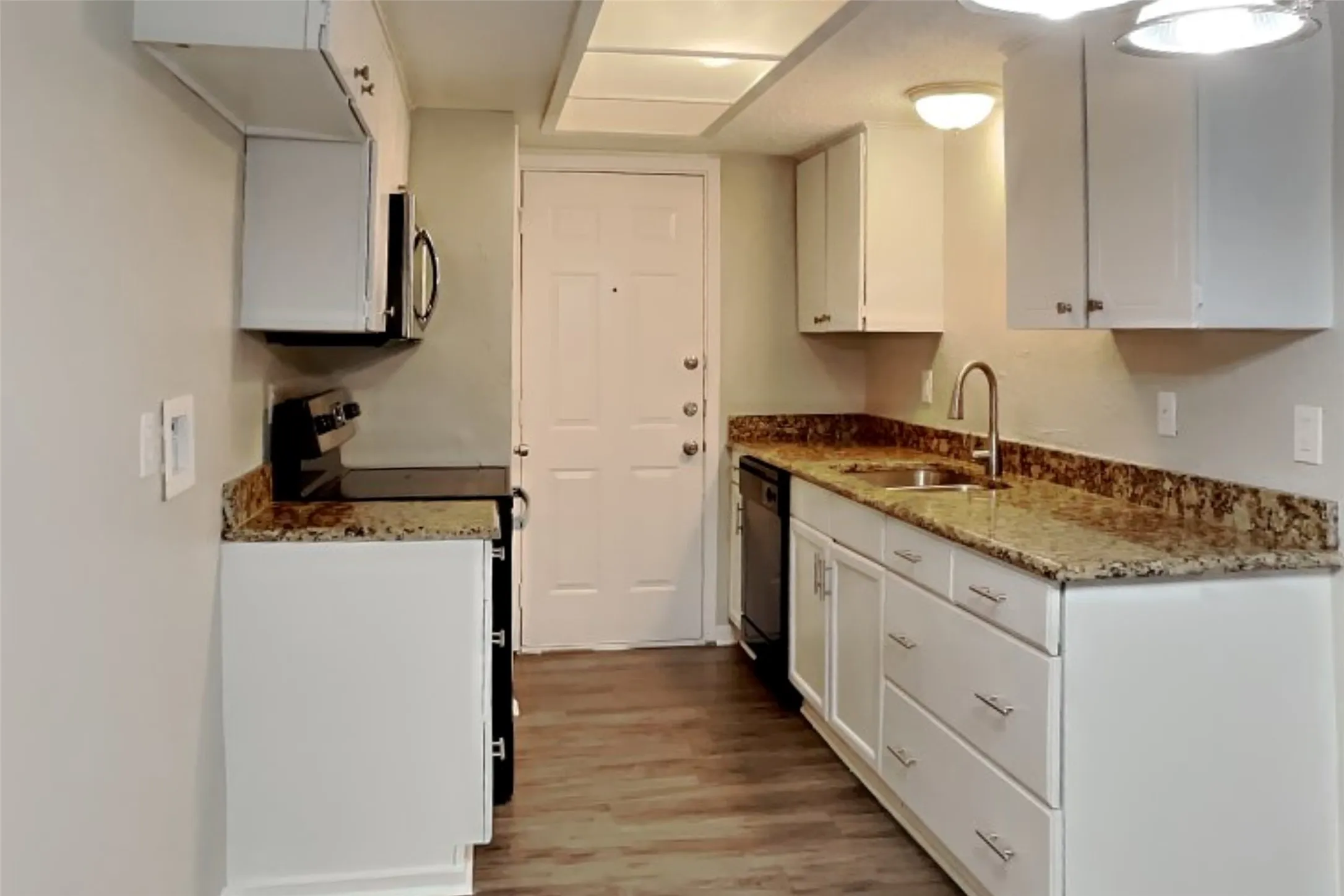 Single Family Residence For Rent in Dallas County , 1558 Town Bluff Street, Garland, Texas 75040, 3 Bedroom, 2 Bathroom, 2 Garage spaces, 1,321 Sqft, built in 1972, mls#21355153, Real Estate Agent in Garland, Homes For Rent in Dallas county, Homes For Rent in Garland, Realtor in Garland Texas, Real Estate Brokerage Independent Realty Texas, Luminita Cordes Realtor