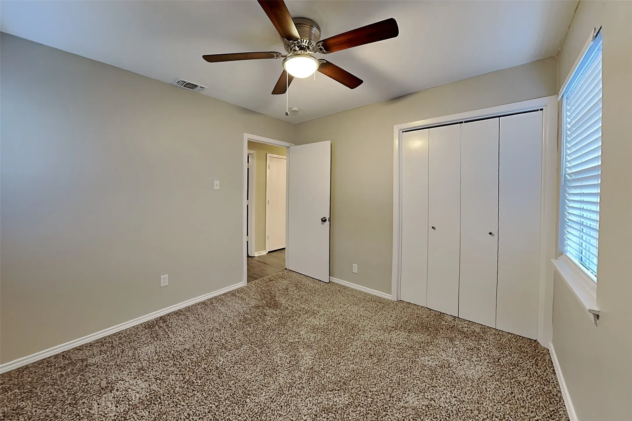 Single Family Residence For Rent in Dallas County , 1558 Town Bluff Street, Garland, Texas 75040, 3 Bedroom, 2 Bathroom, 2 Garage spaces, 1,321 Sqft, built in 1972, mls#21355153, Real Estate Agent in Garland, Homes For Rent in Dallas county, Homes For Rent in Garland, Realtor in Garland Texas, Real Estate Brokerage Independent Realty Texas, Luminita Cordes Realtor
