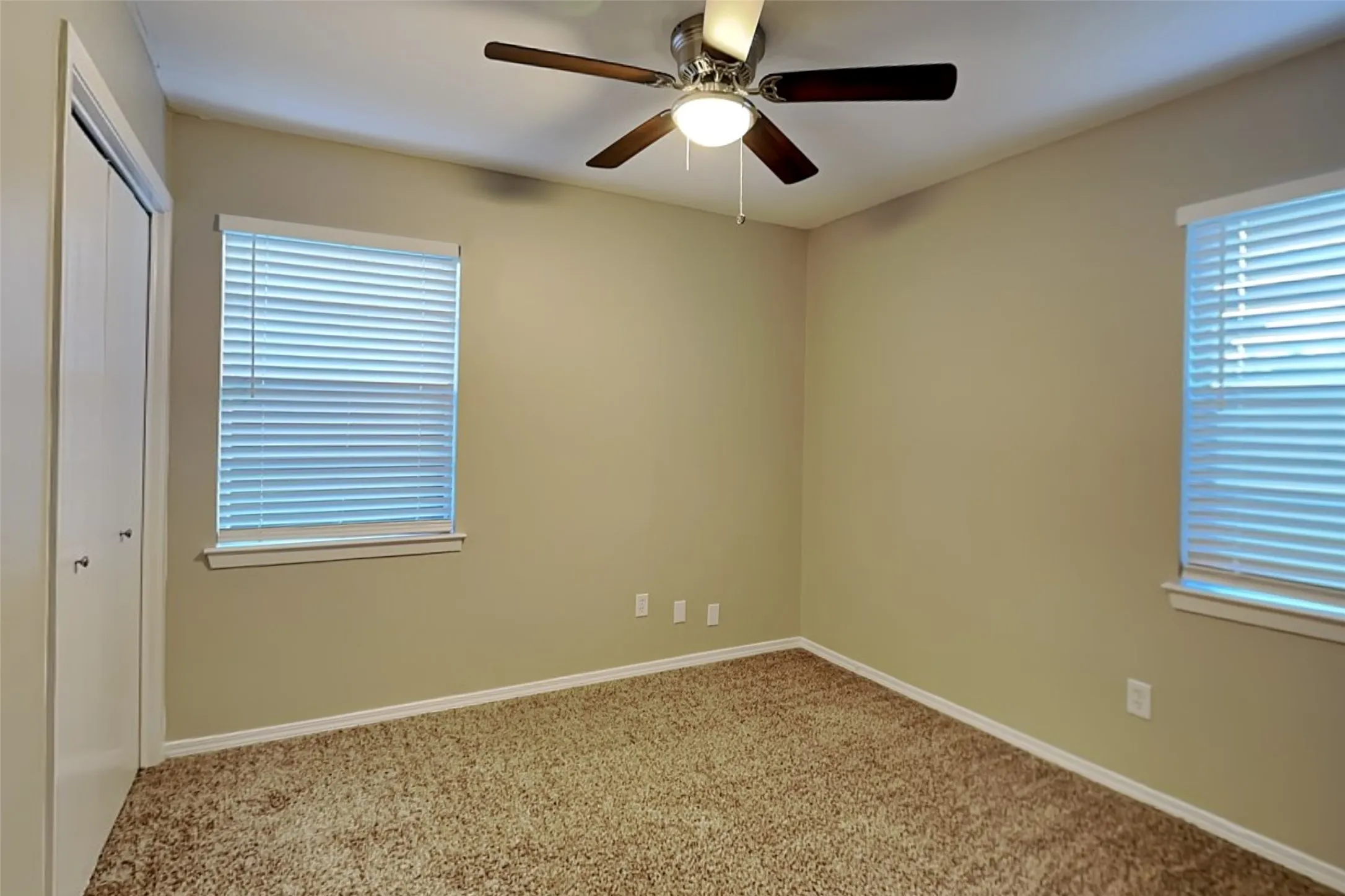 Single Family Residence For Rent in Dallas County , 1558 Town Bluff Street, Garland, Texas 75040, 3 Bedroom, 2 Bathroom, 2 Garage spaces, 1,321 Sqft, built in 1972, mls#21355153, Real Estate Agent in Garland, Homes For Rent in Dallas county, Homes For Rent in Garland, Realtor in Garland Texas, Real Estate Brokerage Independent Realty Texas, Luminita Cordes Realtor