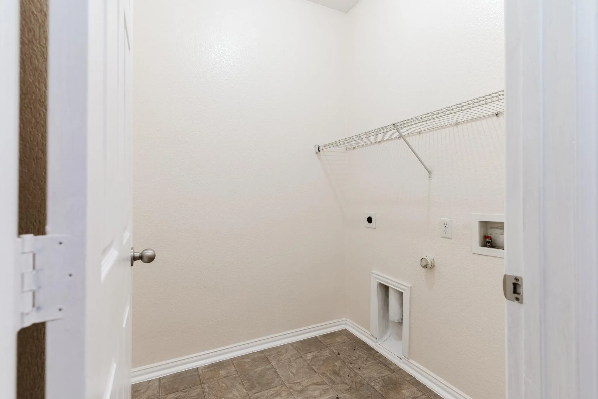 Single Family Residence For Sale in Dallas County , 3414 Mojave Drive, Dallas, Texas 75241, 4 Bedroom, 2 Bathroom, 2 Garage spaces, 1,613 Sqft, built in 2010, mls#21355166, Real Estate Agent in Dallas, Homes For Sale in Dallas county, Homes For Sale in Dallas, Realtor in Dallas Texas, Real Estate Brokerage Independent Realty Texas, Luminita Cordes Realtor