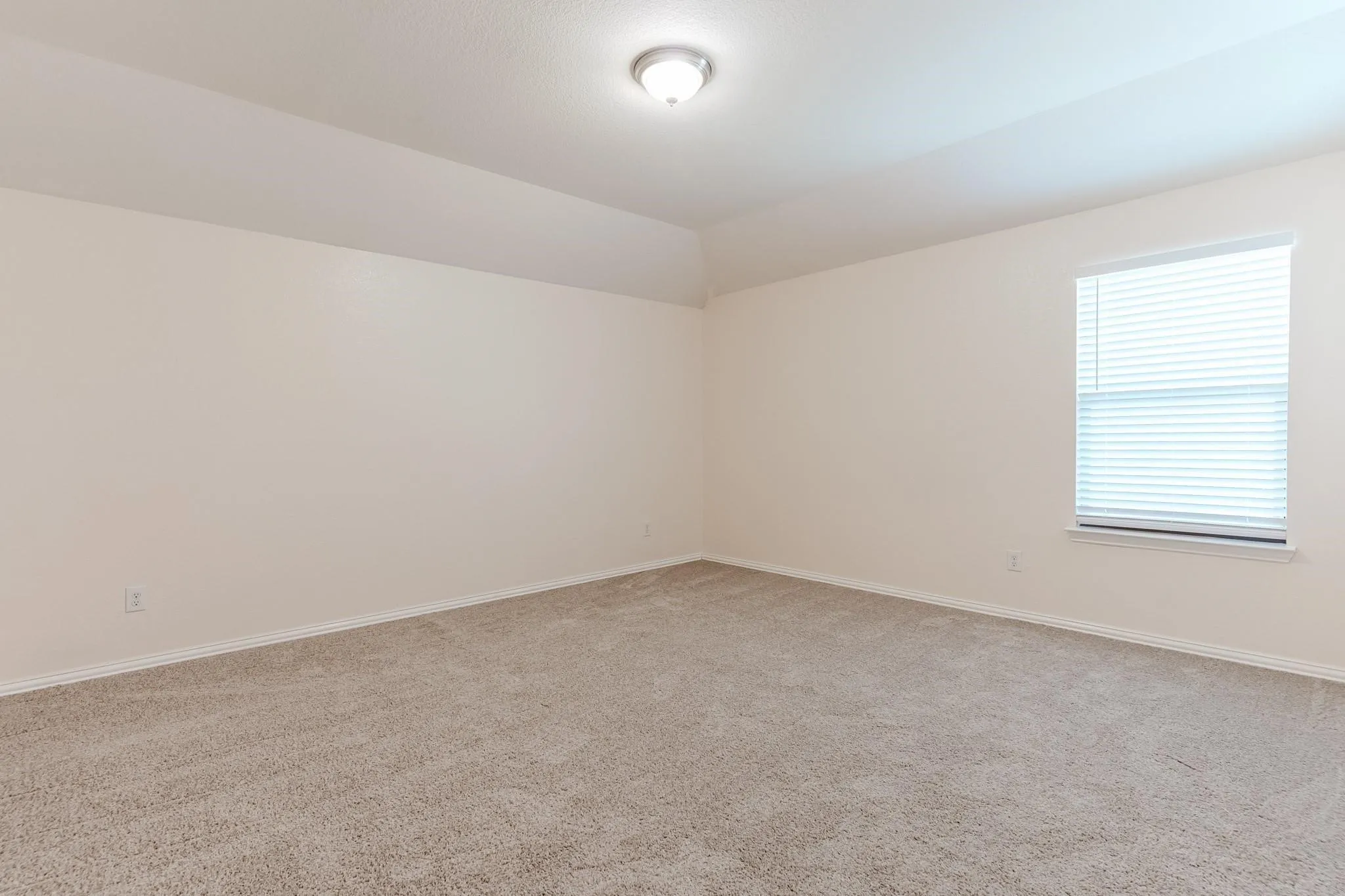 Single Family Residence For Sale in Dallas County , 3414 Mojave Drive, Dallas, Texas 75241, 4 Bedroom, 2 Bathroom, 2 Garage spaces, 1,613 Sqft, built in 2010, mls#21355166, Real Estate Agent in Dallas, Homes For Sale in Dallas county, Homes For Sale in Dallas, Realtor in Dallas Texas, Real Estate Brokerage Independent Realty Texas, Luminita Cordes Realtor