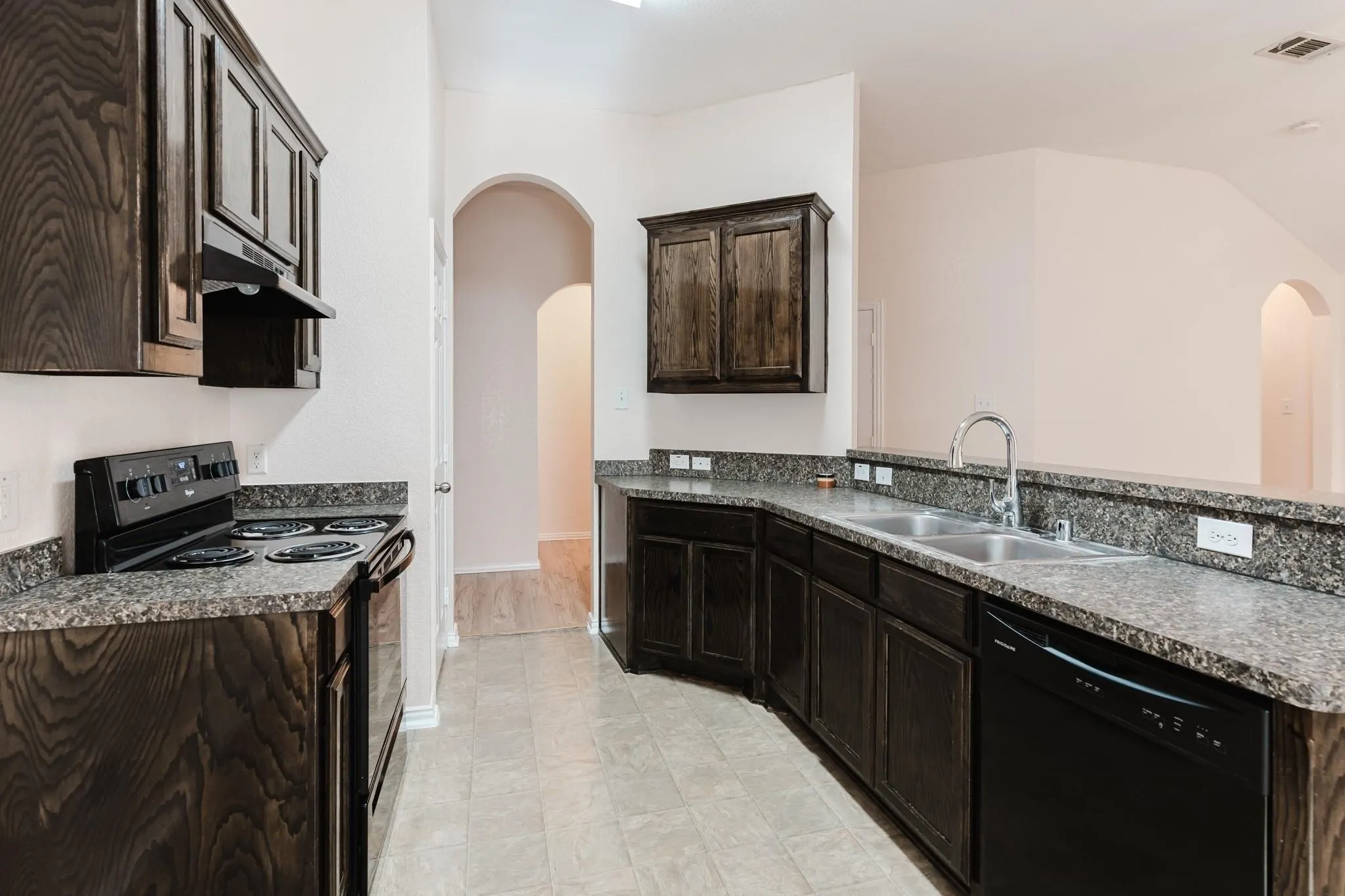 Single Family Residence For Sale in Dallas County , 3414 Mojave Drive, Dallas, Texas 75241, 4 Bedroom, 2 Bathroom, 2 Garage spaces, 1,613 Sqft, built in 2010, mls#21355166, Real Estate Agent in Dallas, Homes For Sale in Dallas county, Homes For Sale in Dallas, Realtor in Dallas Texas, Real Estate Brokerage Independent Realty Texas, Luminita Cordes Realtor