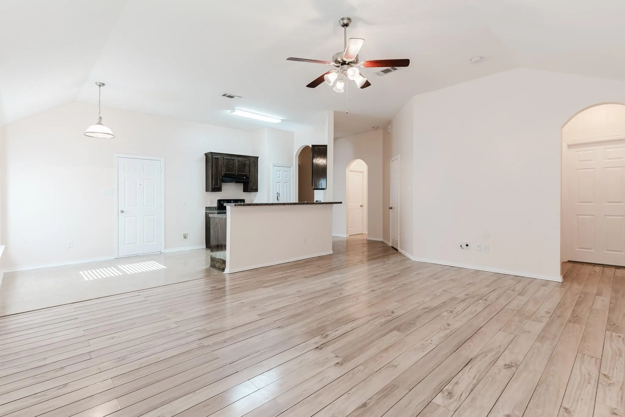 Single Family Residence For Sale in Dallas County , 3414 Mojave Drive, Dallas, Texas 75241, 4 Bedroom, 2 Bathroom, 2 Garage spaces, 1,613 Sqft, built in 2010, mls#21355166, Real Estate Agent in Dallas, Homes For Sale in Dallas county, Homes For Sale in Dallas, Realtor in Dallas Texas, Real Estate Brokerage Independent Realty Texas, Luminita Cordes Realtor