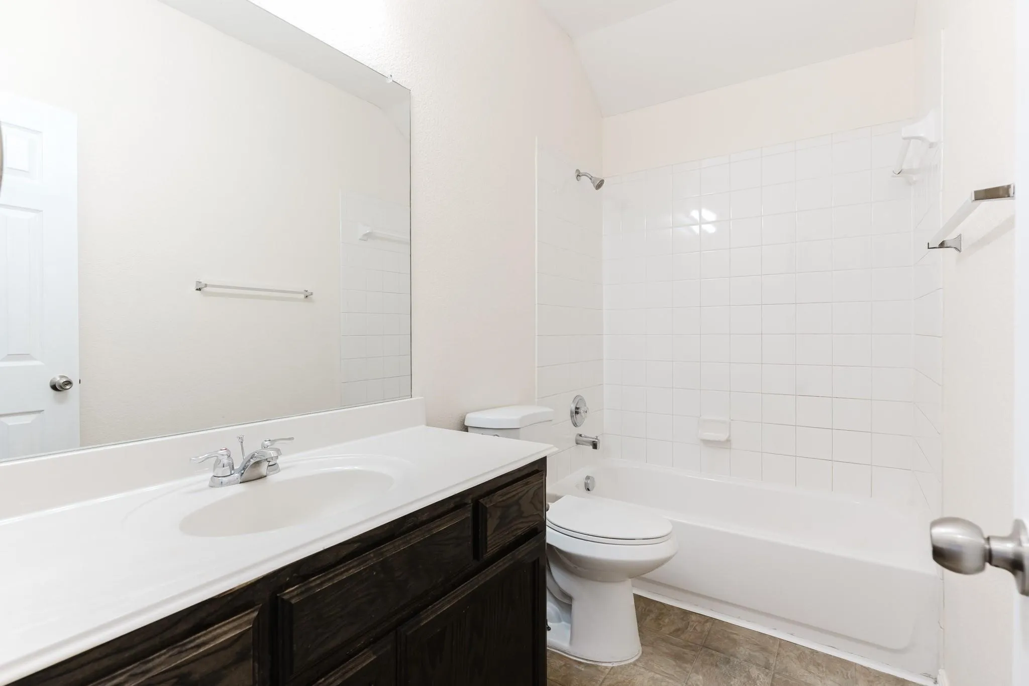 Single Family Residence For Sale in Dallas County , 3414 Mojave Drive, Dallas, Texas 75241, 4 Bedroom, 2 Bathroom, 2 Garage spaces, 1,613 Sqft, built in 2010, mls#21355166, Real Estate Agent in Dallas, Homes For Sale in Dallas county, Homes For Sale in Dallas, Realtor in Dallas Texas, Real Estate Brokerage Independent Realty Texas, Luminita Cordes Realtor