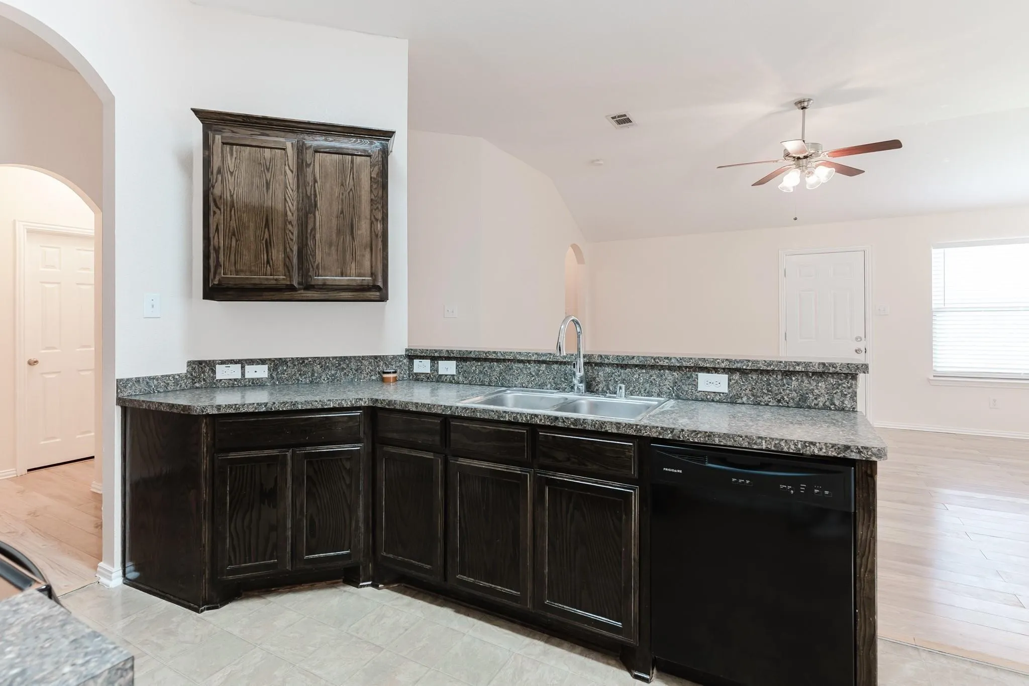 Single Family Residence For Sale in Dallas County , 3414 Mojave Drive, Dallas, Texas 75241, 4 Bedroom, 2 Bathroom, 2 Garage spaces, 1,613 Sqft, built in 2010, mls#21355166, Real Estate Agent in Dallas, Homes For Sale in Dallas county, Homes For Sale in Dallas, Realtor in Dallas Texas, Real Estate Brokerage Independent Realty Texas, Luminita Cordes Realtor