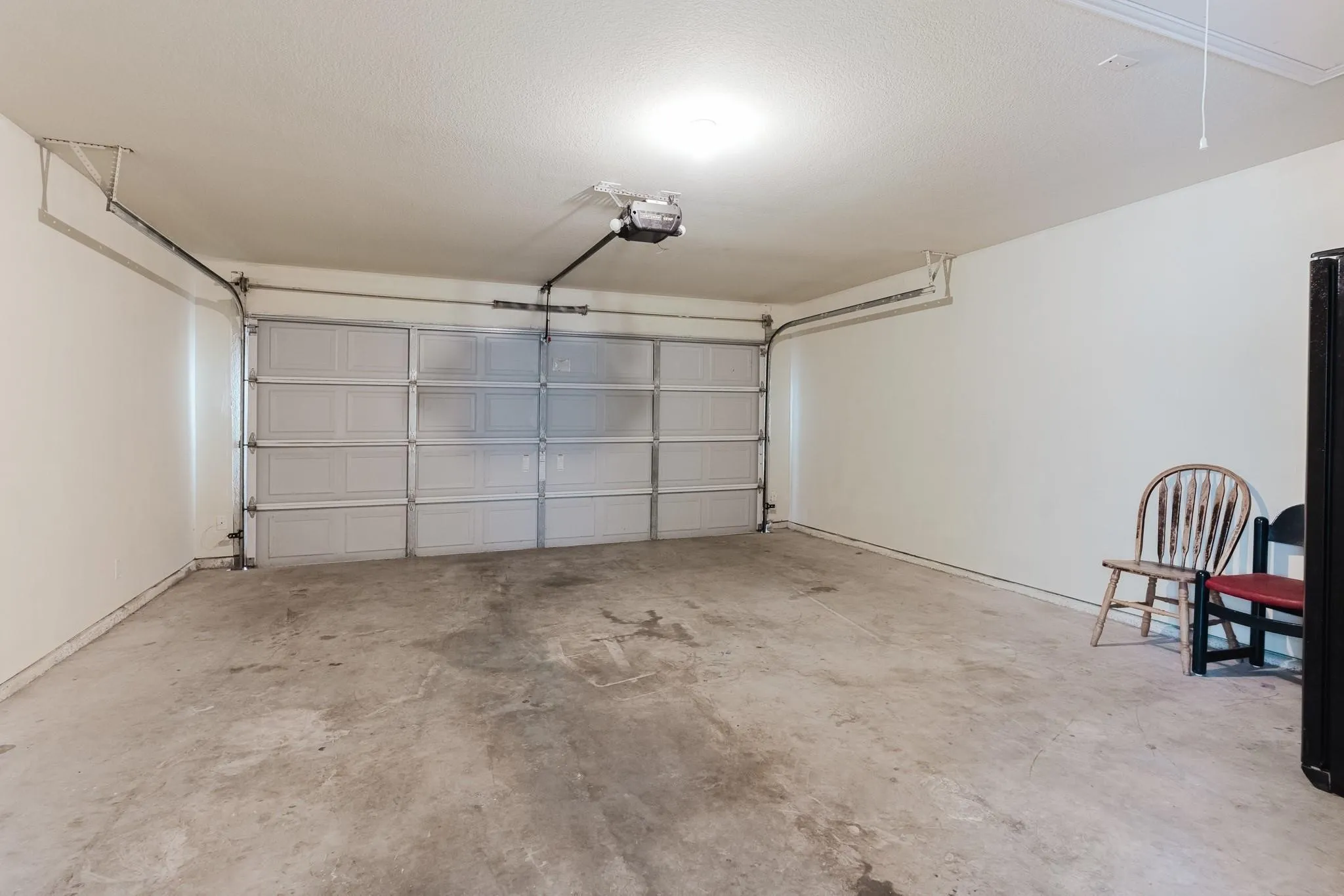 Single Family Residence For Sale in Dallas County , 3414 Mojave Drive, Dallas, Texas 75241, 4 Bedroom, 2 Bathroom, 2 Garage spaces, 1,613 Sqft, built in 2010, mls#21355166, Real Estate Agent in Dallas, Homes For Sale in Dallas county, Homes For Sale in Dallas, Realtor in Dallas Texas, Real Estate Brokerage Independent Realty Texas, Luminita Cordes Realtor