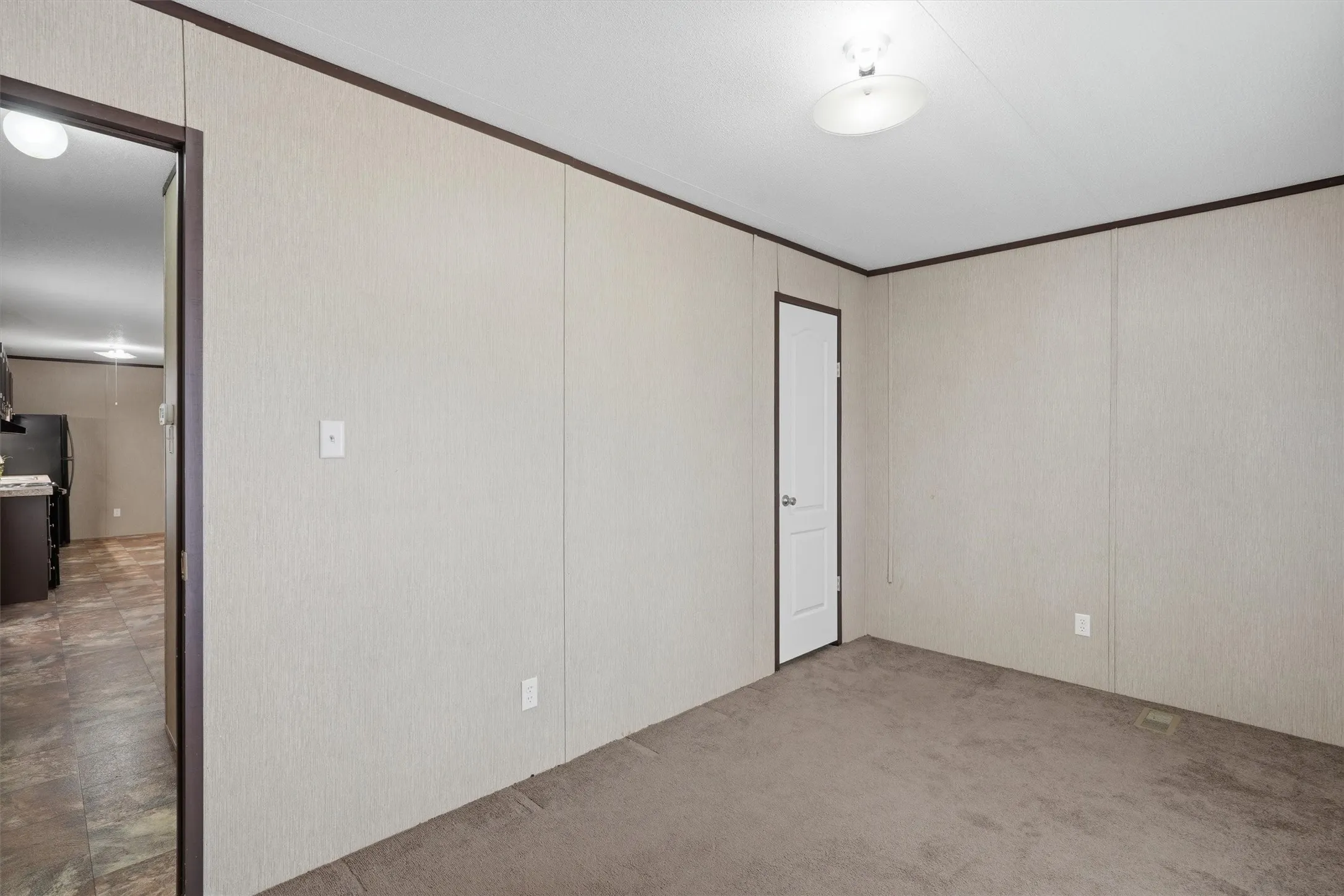 Mobile Home For Sale in Hood County , 2303 Balboa Court, Granbury, Texas 76048, 2 Bedroom, 2 Bathroom, Garage spaces, 896 Sqft, built in 2015, mls#21354372, Real Estate Agent in Granbury, Homes For Sale in Hood county, Homes For Sale in Granbury, Realtor in Granbury Texas, Real Estate Brokerage Independent Realty Texas, Luminita Cordes Realtor