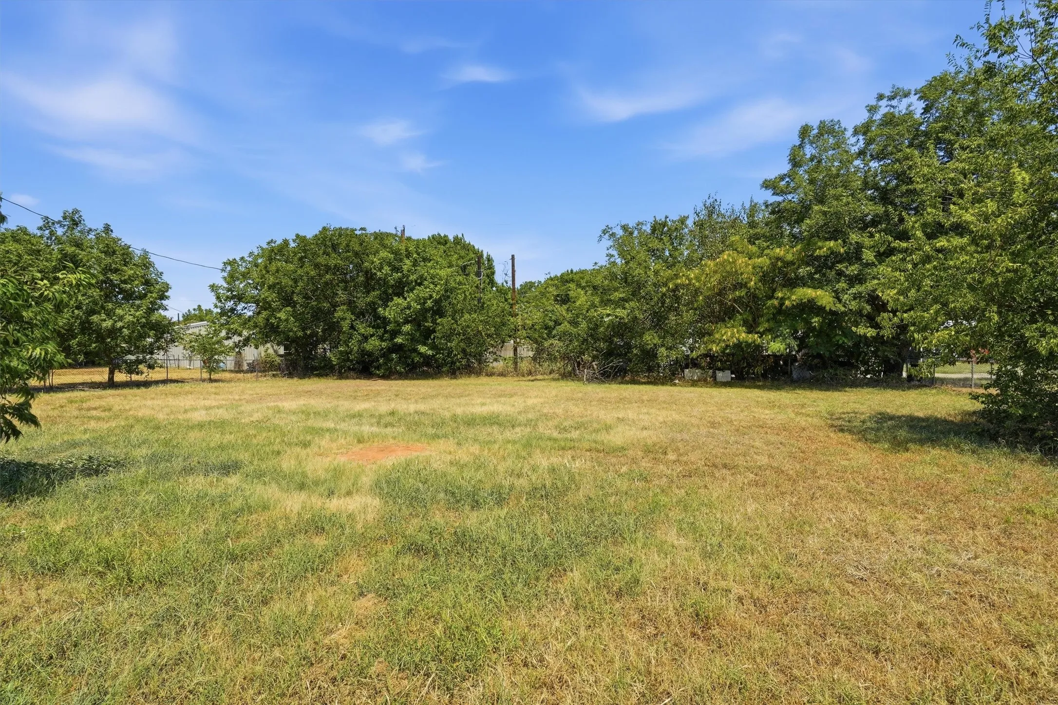 Mobile Home For Sale in Hood County , 2303 Balboa Court, Granbury, Texas 76048, 2 Bedroom, 2 Bathroom, Garage spaces, 896 Sqft, built in 2015, mls#21354372, Real Estate Agent in Granbury, Homes For Sale in Hood county, Homes For Sale in Granbury, Realtor in Granbury Texas, Real Estate Brokerage Independent Realty Texas, Luminita Cordes Realtor