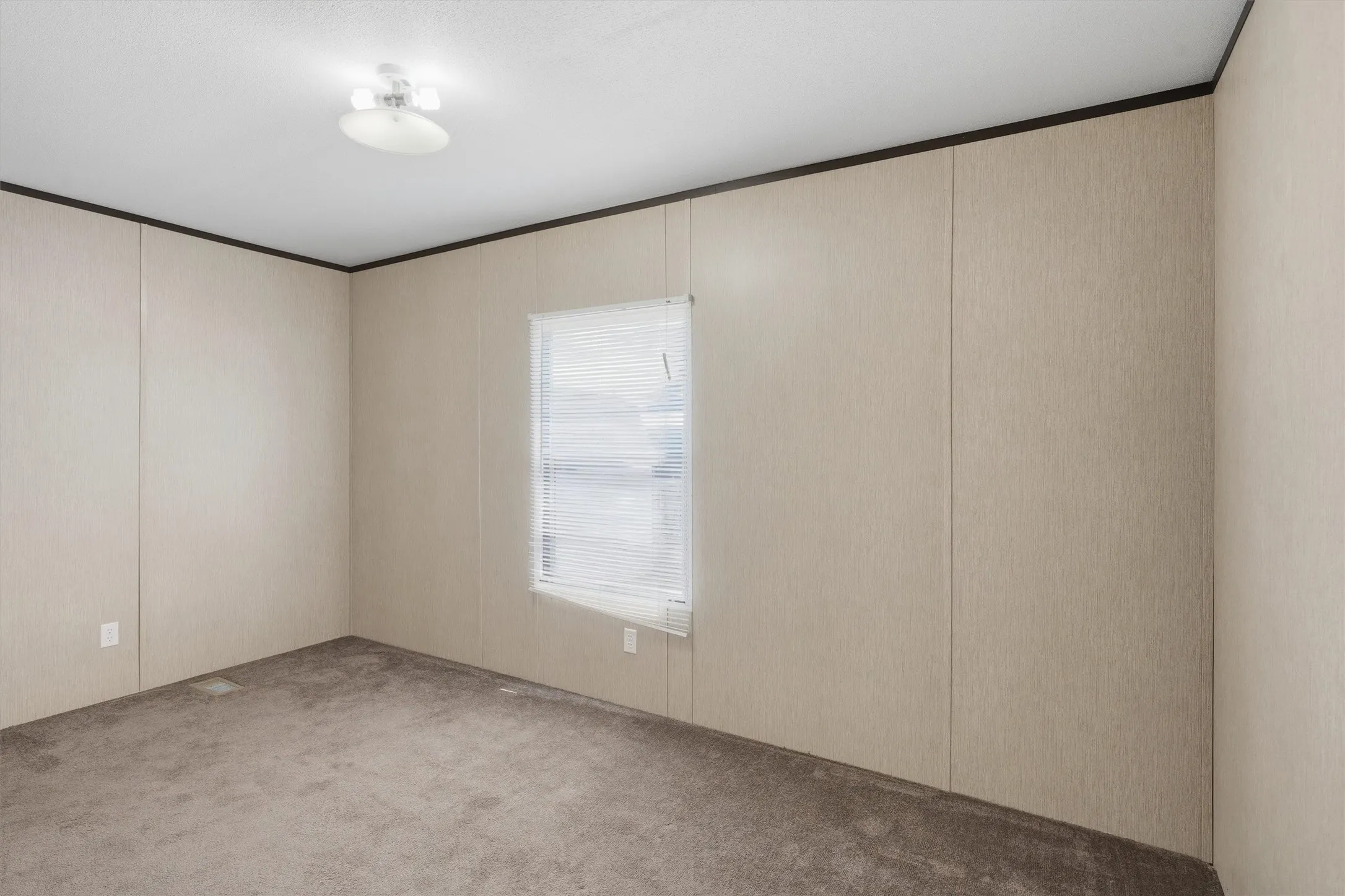 Mobile Home For Sale in Hood County , 2303 Balboa Court, Granbury, Texas 76048, 2 Bedroom, 2 Bathroom, Garage spaces, 896 Sqft, built in 2015, mls#21354372, Real Estate Agent in Granbury, Homes For Sale in Hood county, Homes For Sale in Granbury, Realtor in Granbury Texas, Real Estate Brokerage Independent Realty Texas, Luminita Cordes Realtor