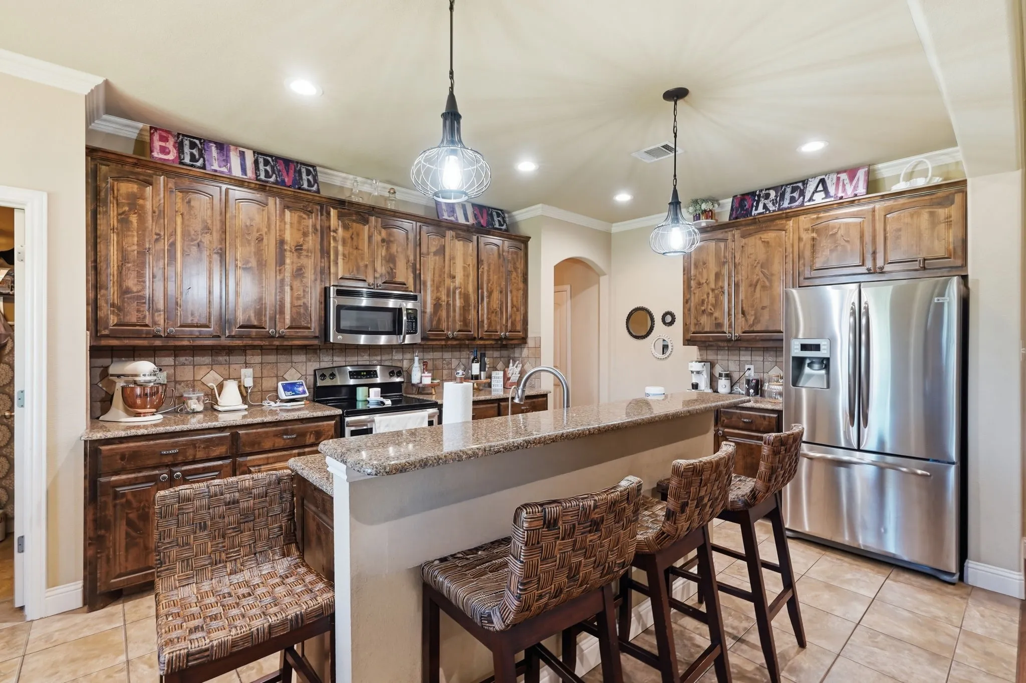 Single Family Residence For Sale in Parker County , 168 Whitetail Drive, Willow Park, Texas 76008, 3 Bedroom, 2 Bathroom, 2 Garage spaces, 1,709 Sqft, built in 2014, mls#21350963, Real Estate Agent in Willow Park, Homes For Sale in Parker county, Homes For Sale in Willow Park, Realtor in Willow Park Texas, Real Estate Brokerage Independent Realty Texas, Luminita Cordes Realtor