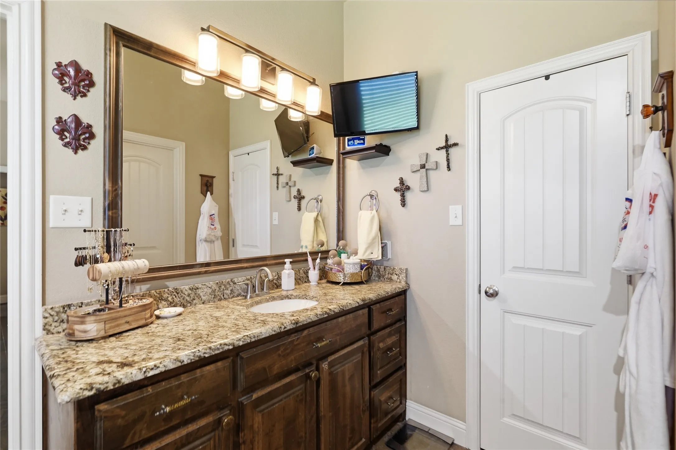 Single Family Residence For Sale in Parker County , 168 Whitetail Drive, Willow Park, Texas 76008, 3 Bedroom, 2 Bathroom, 2 Garage spaces, 1,709 Sqft, built in 2014, mls#21350963, Real Estate Agent in Willow Park, Homes For Sale in Parker county, Homes For Sale in Willow Park, Realtor in Willow Park Texas, Real Estate Brokerage Independent Realty Texas, Luminita Cordes Realtor