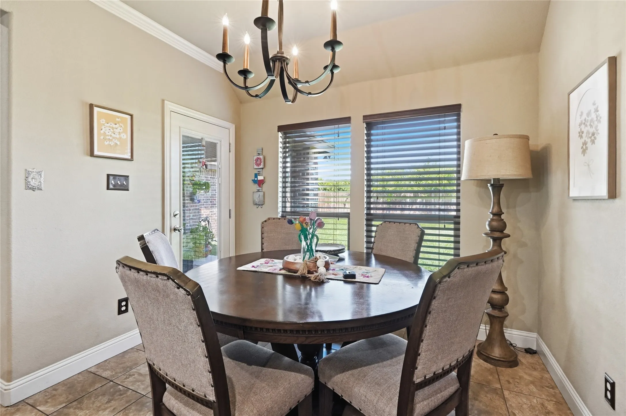 Single Family Residence For Sale in Parker County , 168 Whitetail Drive, Willow Park, Texas 76008, 3 Bedroom, 2 Bathroom, 2 Garage spaces, 1,709 Sqft, built in 2014, mls#21350963, Real Estate Agent in Willow Park, Homes For Sale in Parker county, Homes For Sale in Willow Park, Realtor in Willow Park Texas, Real Estate Brokerage Independent Realty Texas, Luminita Cordes Realtor