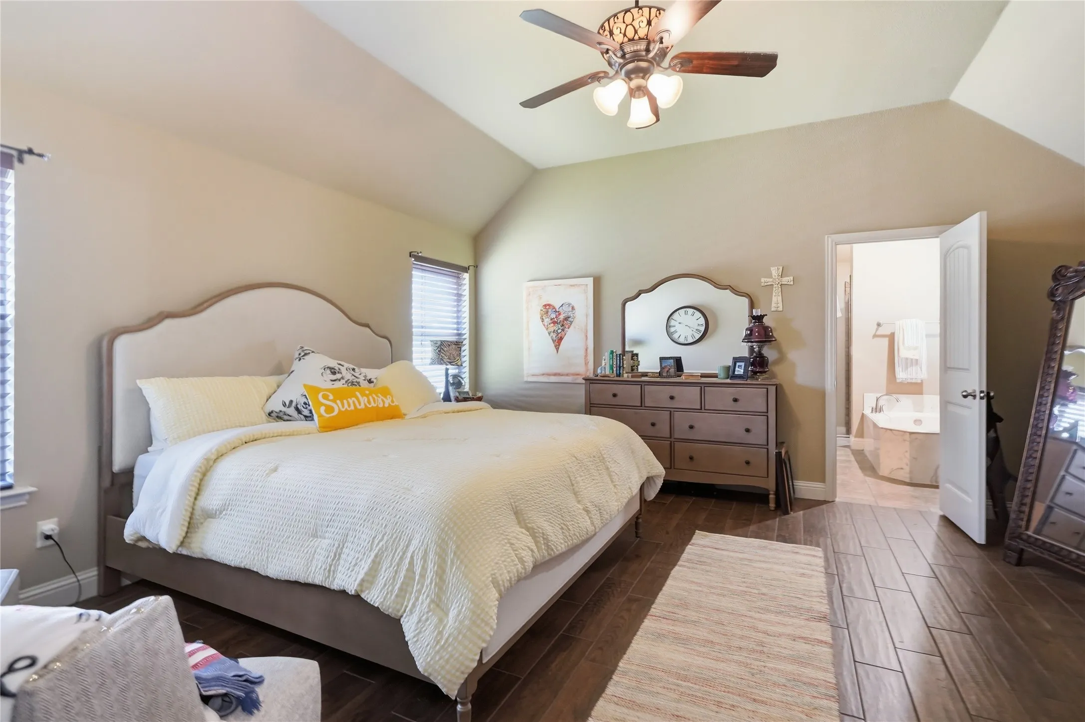 Single Family Residence For Sale in Parker County , 168 Whitetail Drive, Willow Park, Texas 76008, 3 Bedroom, 2 Bathroom, 2 Garage spaces, 1,709 Sqft, built in 2014, mls#21350963, Real Estate Agent in Willow Park, Homes For Sale in Parker county, Homes For Sale in Willow Park, Realtor in Willow Park Texas, Real Estate Brokerage Independent Realty Texas, Luminita Cordes Realtor