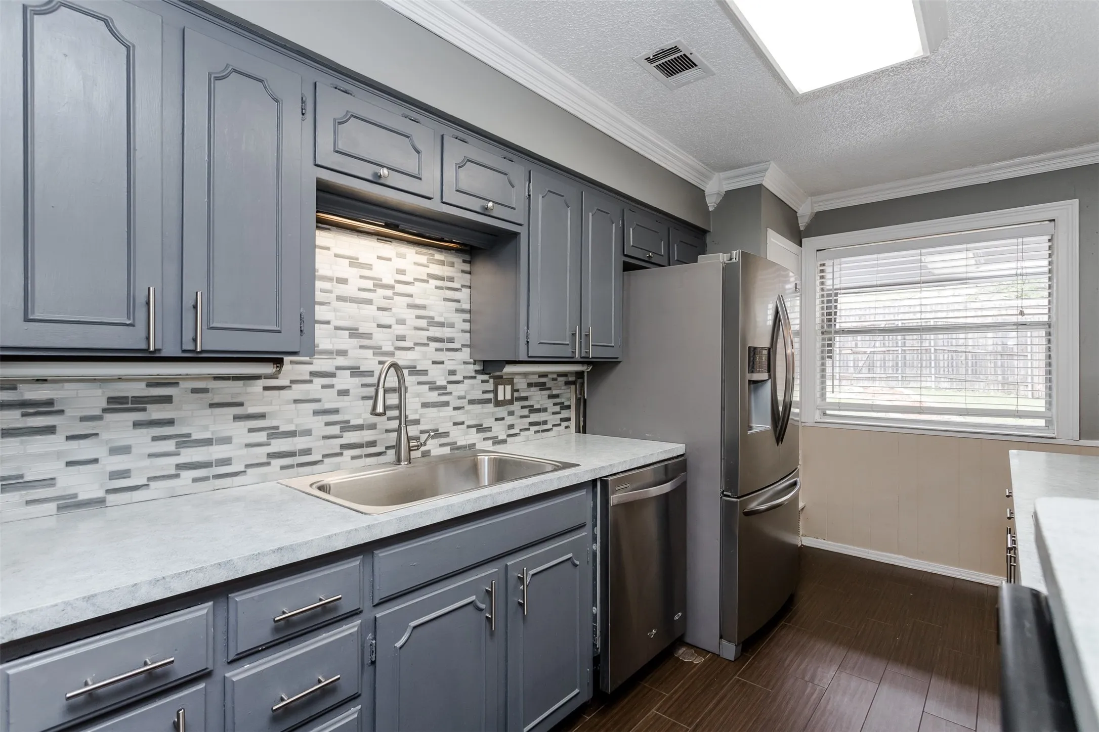 Single Family Residence For Sale in Dallas County , 2517 Rosewood Drive, Mesquite, Texas 75150, 4 Bedroom, 3 Bathroom, Garage spaces, 1,933 Sqft, built in 1970, mls#21354874, Real Estate Agent in Mesquite, Homes For Sale in Dallas county, Homes For Sale in Mesquite, Realtor in Mesquite Texas, Real Estate Brokerage Independent Realty Texas, Luminita Cordes Realtor