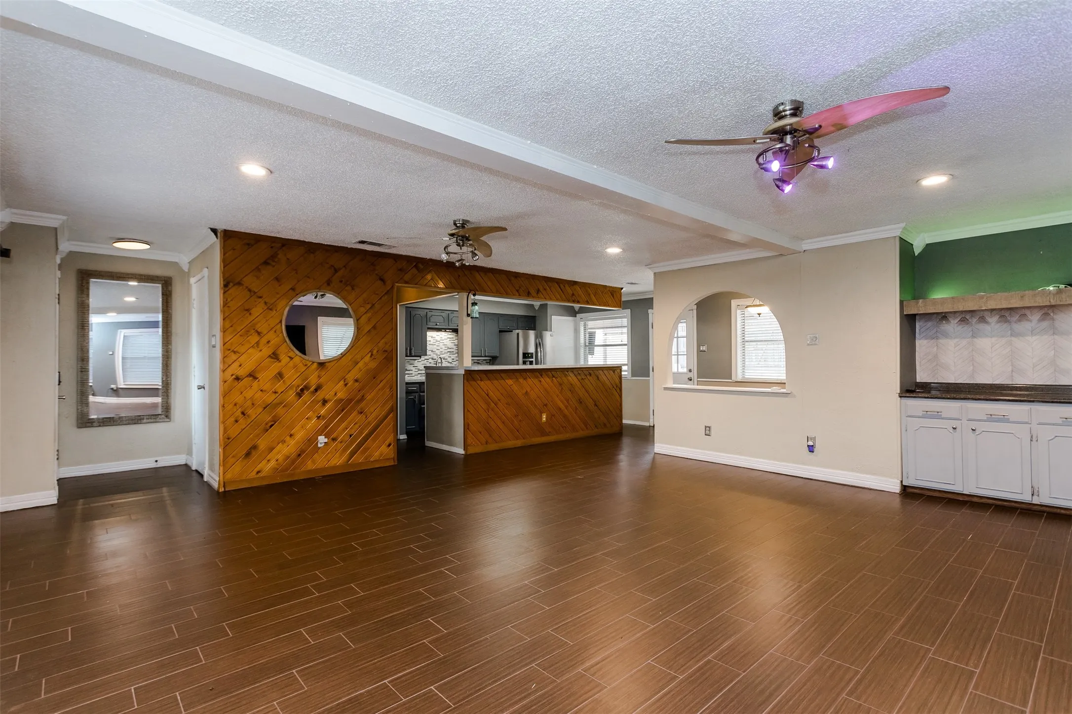 Single Family Residence For Sale in Dallas County , 2517 Rosewood Drive, Mesquite, Texas 75150, 4 Bedroom, 3 Bathroom, Garage spaces, 1,933 Sqft, built in 1970, mls#21354874, Real Estate Agent in Mesquite, Homes For Sale in Dallas county, Homes For Sale in Mesquite, Realtor in Mesquite Texas, Real Estate Brokerage Independent Realty Texas, Luminita Cordes Realtor