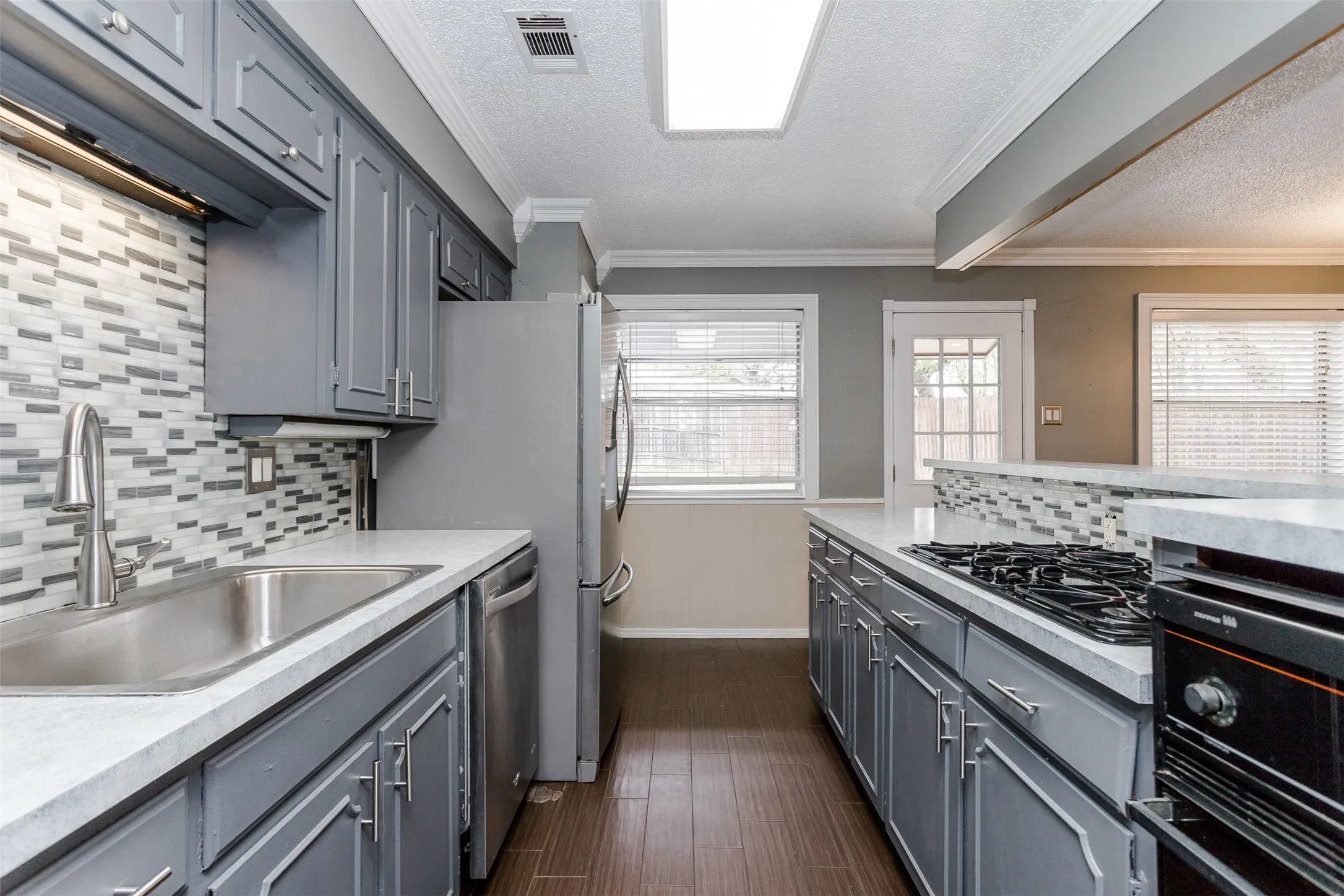 Single Family Residence For Sale in Dallas County , 2517 Rosewood Drive, Mesquite, Texas 75150, 4 Bedroom, 3 Bathroom, Garage spaces, 1,933 Sqft, built in 1970, mls#21354874, Real Estate Agent in Mesquite, Homes For Sale in Dallas county, Homes For Sale in Mesquite, Realtor in Mesquite Texas, Real Estate Brokerage Independent Realty Texas, Luminita Cordes Realtor
