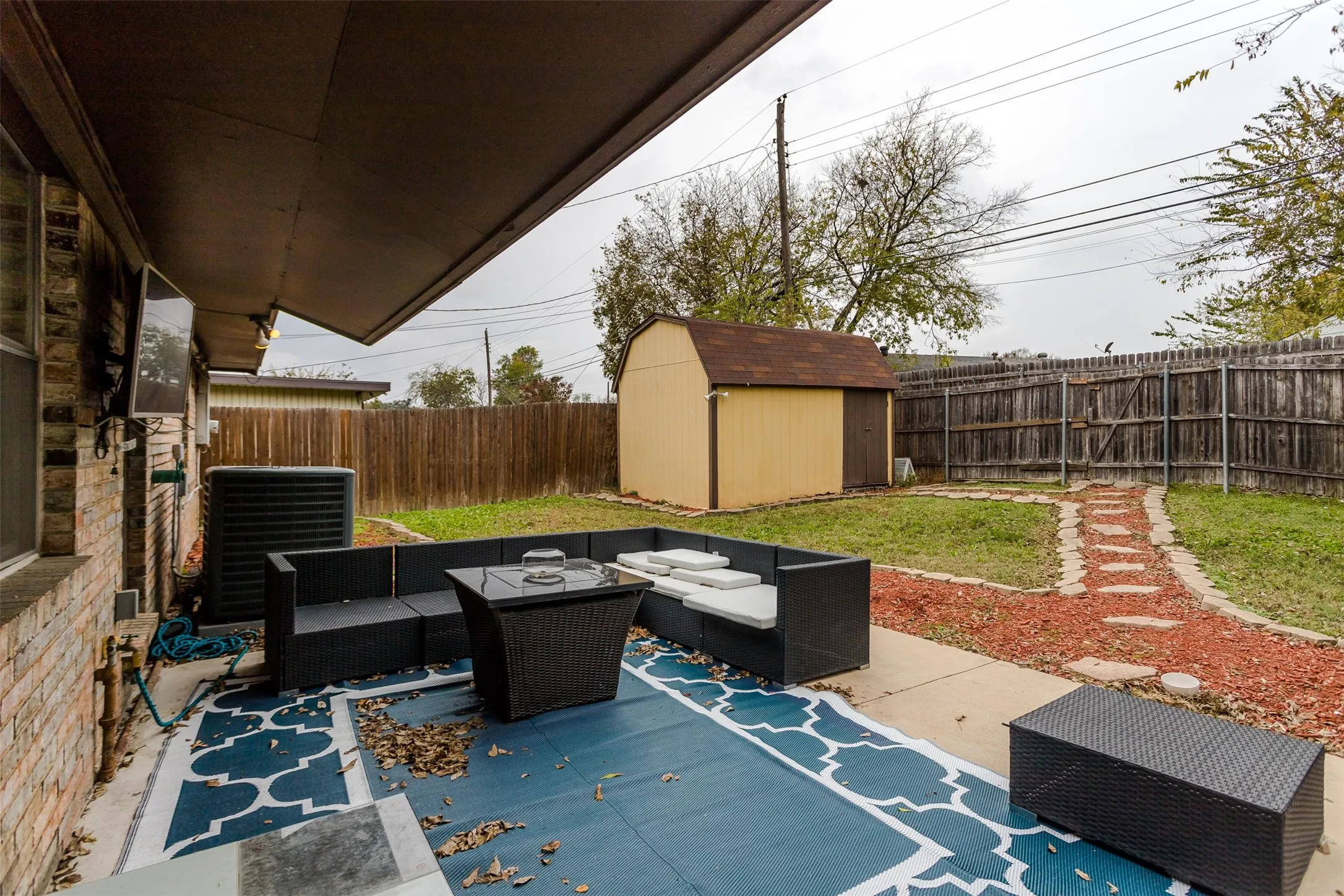Single Family Residence For Sale in Dallas County , 2517 Rosewood Drive, Mesquite, Texas 75150, 4 Bedroom, 3 Bathroom, Garage spaces, 1,933 Sqft, built in 1970, mls#21354874, Real Estate Agent in Mesquite, Homes For Sale in Dallas county, Homes For Sale in Mesquite, Realtor in Mesquite Texas, Real Estate Brokerage Independent Realty Texas, Luminita Cordes Realtor