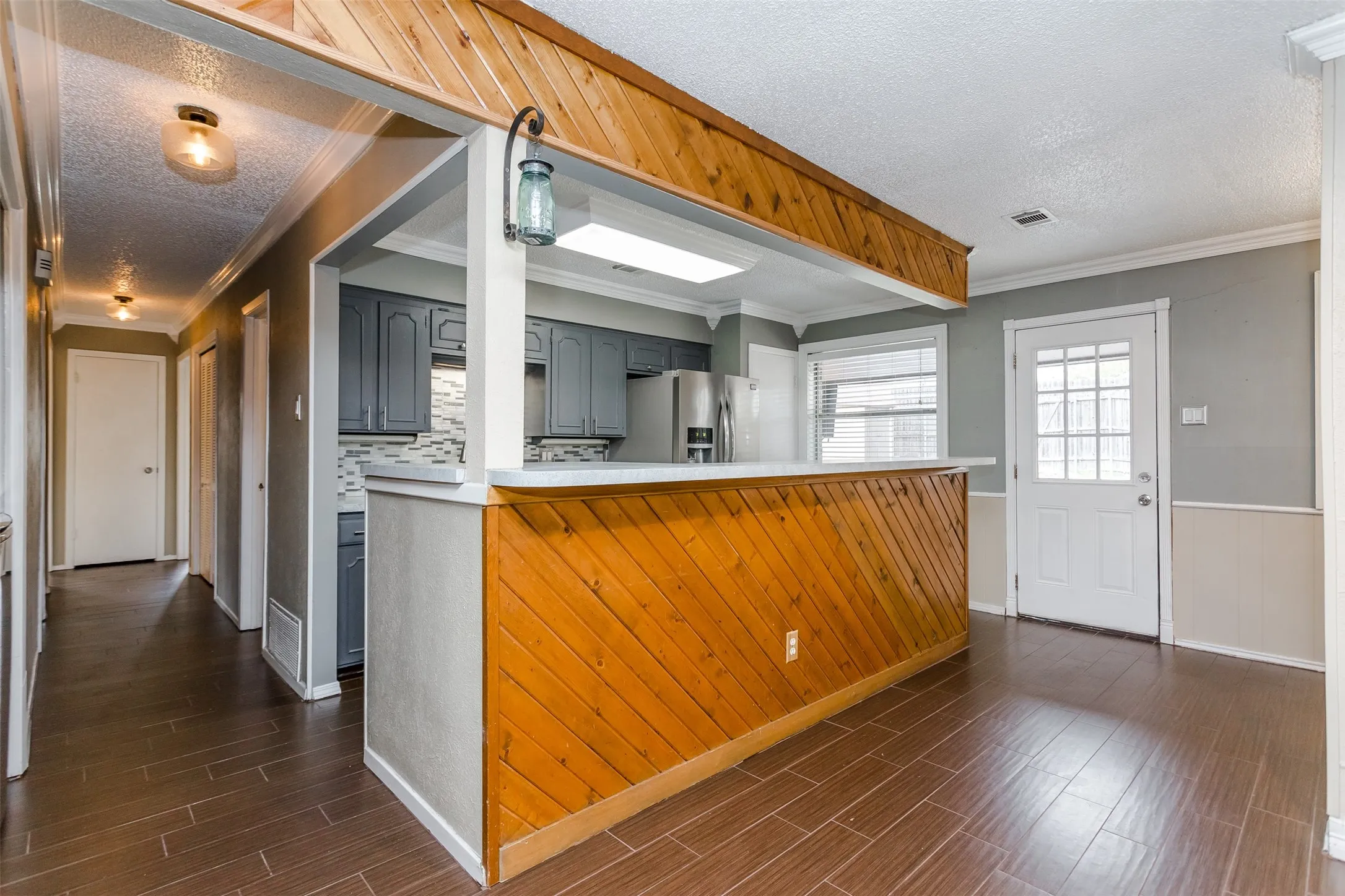 Single Family Residence For Sale in Dallas County , 2517 Rosewood Drive, Mesquite, Texas 75150, 4 Bedroom, 3 Bathroom, Garage spaces, 1,933 Sqft, built in 1970, mls#21354874, Real Estate Agent in Mesquite, Homes For Sale in Dallas county, Homes For Sale in Mesquite, Realtor in Mesquite Texas, Real Estate Brokerage Independent Realty Texas, Luminita Cordes Realtor
