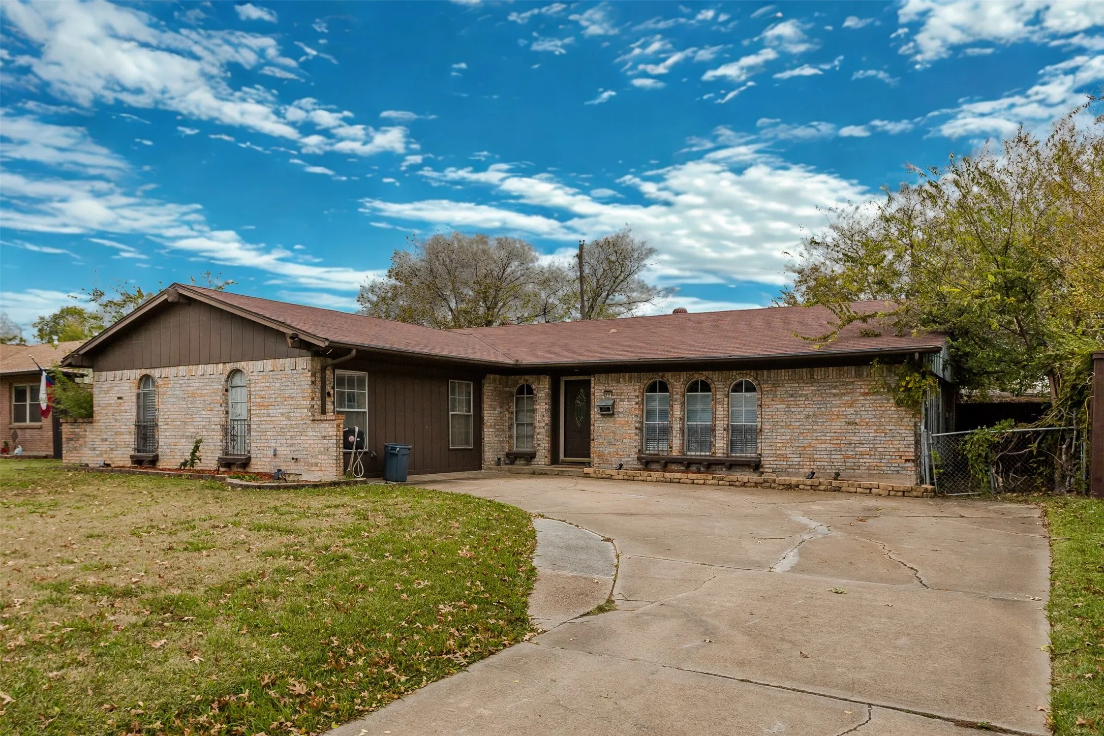 Single Family Residence For Sale in Dallas County , 2517 Rosewood Drive, Mesquite, Texas 75150, 4 Bedroom, 3 Bathroom, Garage spaces, 1,933 Sqft, built in 1970, mls#21354874, Real Estate Agent in Mesquite, Homes For Sale in Dallas county, Homes For Sale in Mesquite, Realtor in Mesquite Texas, Real Estate Brokerage Independent Realty Texas, Luminita Cordes Realtor