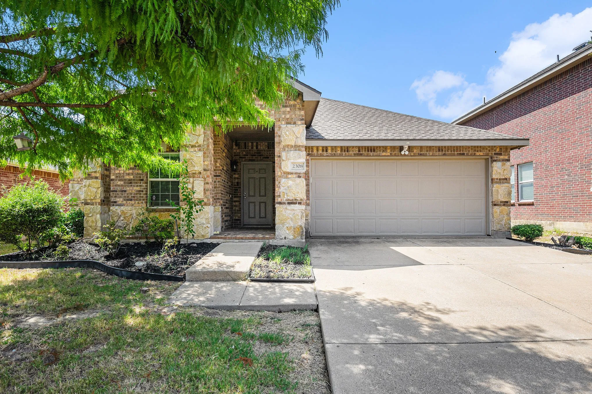 Single Family Residence For Rent in Tarrant County , 2308 Horseback Trail, Fort Worth, Texas 76177, 4 Bedroom, 2 Bathroom, 2 Garage spaces, 2,073 Sqft, built in 2008, mls#21355189, Real Estate Agent in Fort Worth, Homes For Rent in Tarrant county, Homes For Rent in Fort Worth, Realtor in Fort Worth Texas, Real Estate Brokerage Independent Realty Texas, Luminita Cordes Realtor
