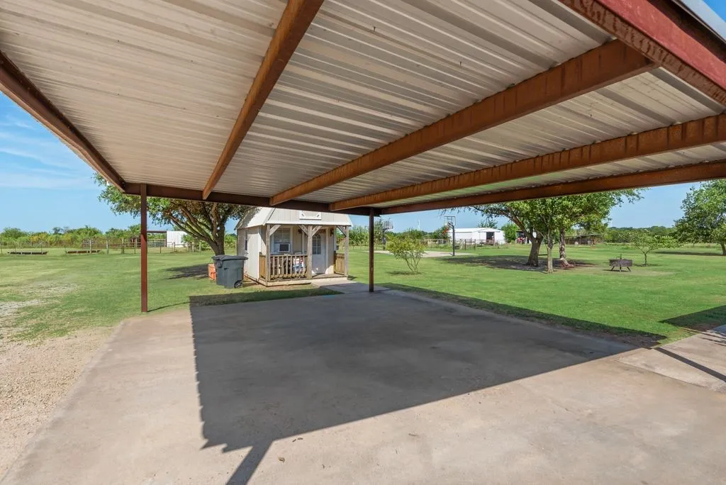 Single Family Residence For Sale in Limestone County , 7951 FM 339 N, Mount Calm, Texas 76673, 4 Bedroom, 2 Bathroom, Garage spaces, 2,425 Sqft, built in 2017, mls#21355139, Real Estate Agent in Mount Calm, Homes For Sale in Limestone county, Homes For Sale in Mount Calm, Realtor in Mount Calm Texas, Real Estate Brokerage Independent Realty Texas, Luminita Cordes Realtor