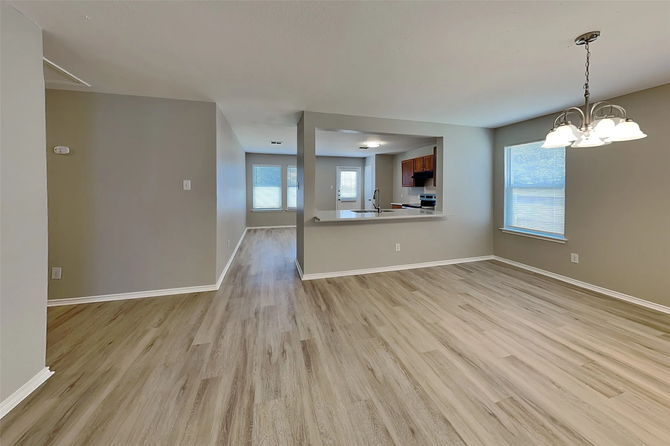 Single Family Residence For Rent in Tarrant County , 13717 Canyon Ranch Road, Fort Worth, Texas 76262, 3 Bedroom, 2 Bathroom, 2 Garage spaces, 1,744 Sqft, built in 2004, mls#21355191, Real Estate Agent in Fort Worth, Homes For Rent in Tarrant county, Homes For Rent in Fort Worth, Realtor in Fort Worth Texas, Real Estate Brokerage Independent Realty Texas, Luminita Cordes Realtor