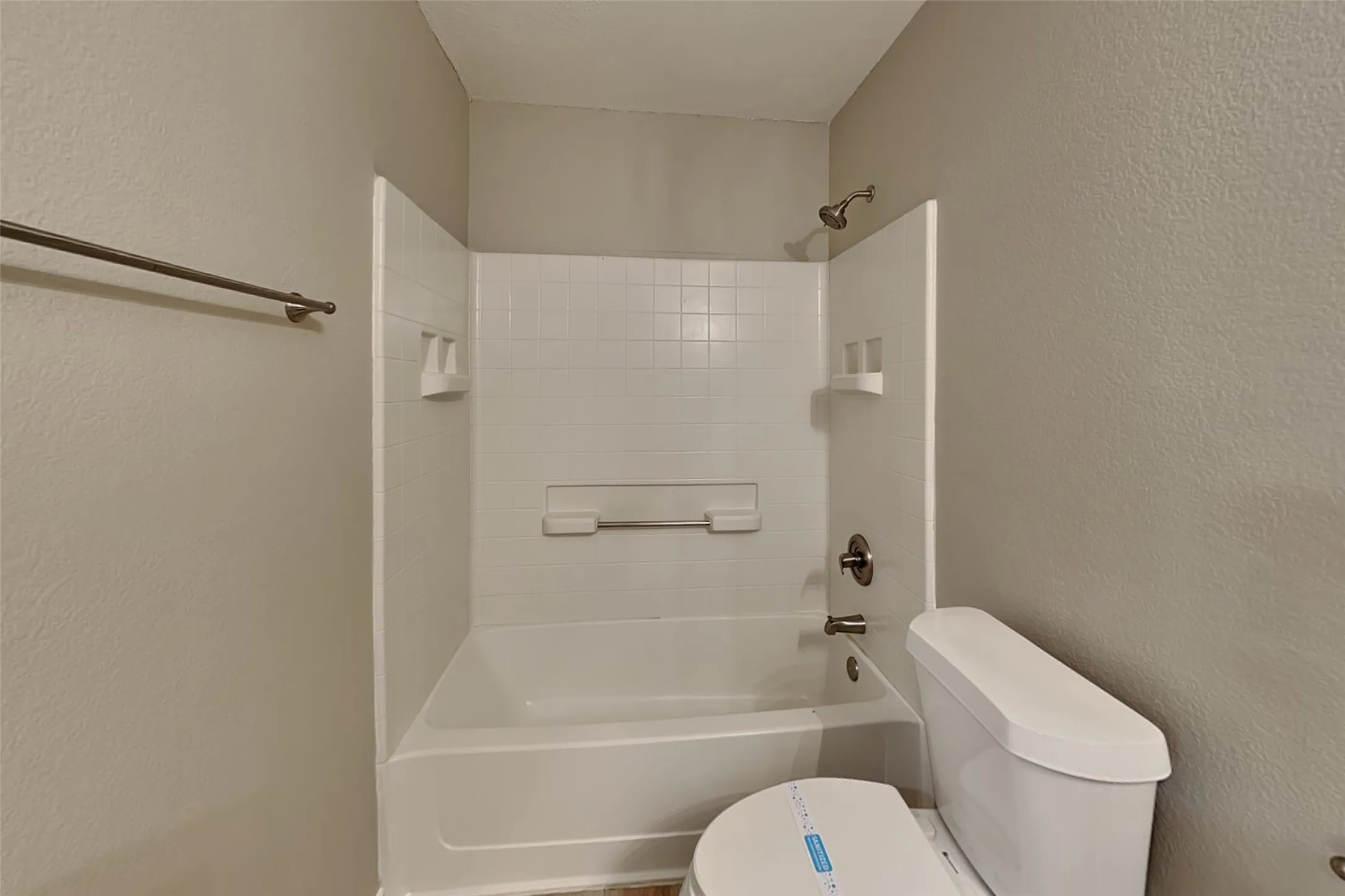 Single Family Residence For Rent in Tarrant County , 13717 Canyon Ranch Road, Fort Worth, Texas 76262, 3 Bedroom, 2 Bathroom, 2 Garage spaces, 1,744 Sqft, built in 2004, mls#21355191, Real Estate Agent in Fort Worth, Homes For Rent in Tarrant county, Homes For Rent in Fort Worth, Realtor in Fort Worth Texas, Real Estate Brokerage Independent Realty Texas, Luminita Cordes Realtor