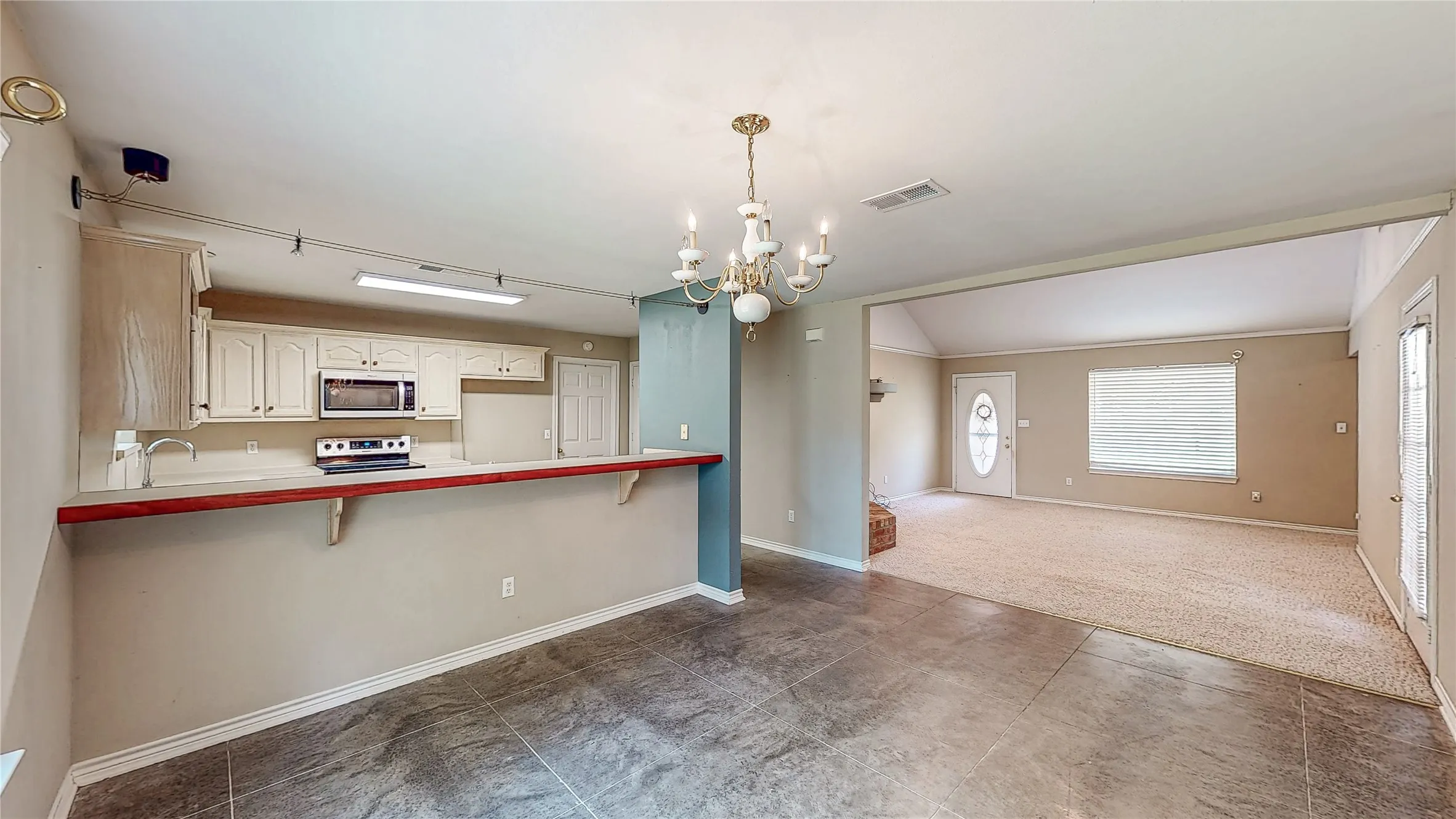 Single Family Residence For Sale in Henderson County , 356 Copeland Circle, Chandler, Texas 75758, 3 Bedroom, 2 Bathroom, 2 Garage spaces, 1,849 Sqft, built in 1996, mls#21355169, Real Estate Agent in Chandler, Homes For Sale in Henderson county, Homes For Sale in Chandler, Realtor in Chandler Texas, Real Estate Brokerage Independent Realty Texas, Luminita Cordes Realtor