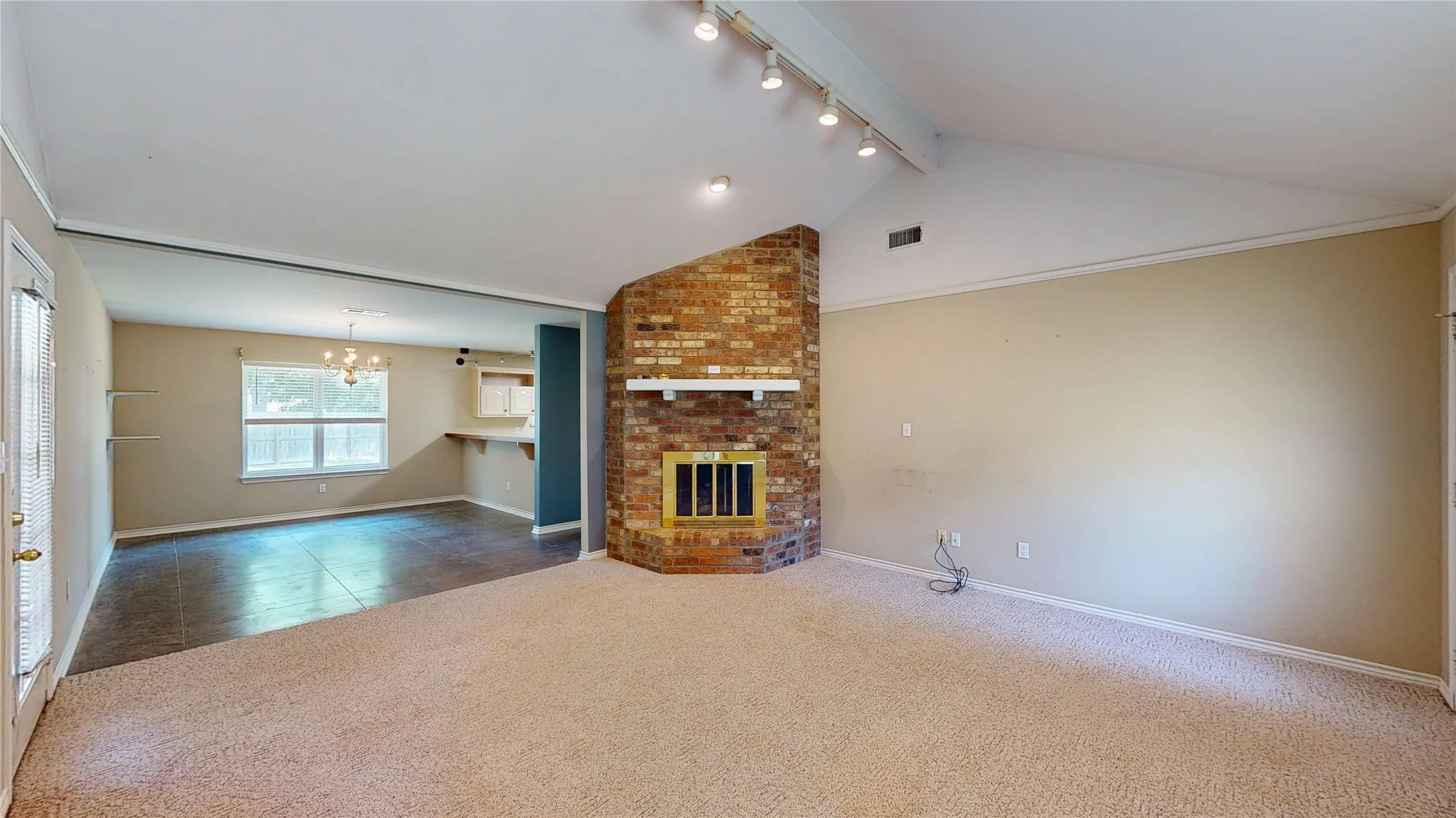 Single Family Residence For Sale in Henderson County , 356 Copeland Circle, Chandler, Texas 75758, 3 Bedroom, 2 Bathroom, 2 Garage spaces, 1,849 Sqft, built in 1996, mls#21355169, Real Estate Agent in Chandler, Homes For Sale in Henderson county, Homes For Sale in Chandler, Realtor in Chandler Texas, Real Estate Brokerage Independent Realty Texas, Luminita Cordes Realtor