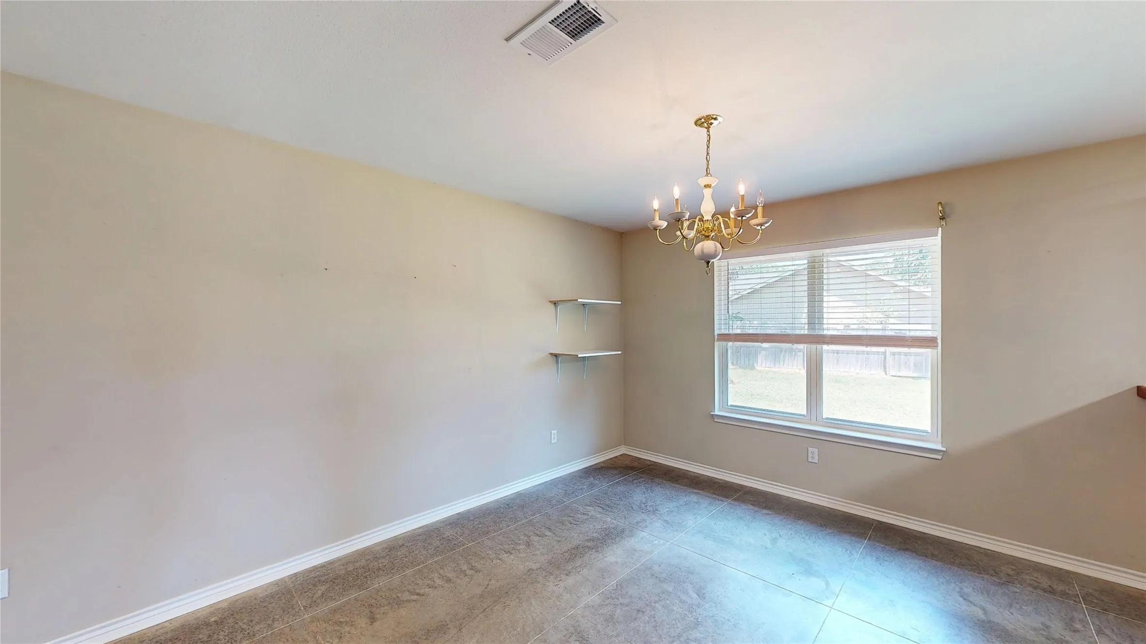 Single Family Residence For Sale in Henderson County , 356 Copeland Circle, Chandler, Texas 75758, 3 Bedroom, 2 Bathroom, 2 Garage spaces, 1,849 Sqft, built in 1996, mls#21355169, Real Estate Agent in Chandler, Homes For Sale in Henderson county, Homes For Sale in Chandler, Realtor in Chandler Texas, Real Estate Brokerage Independent Realty Texas, Luminita Cordes Realtor