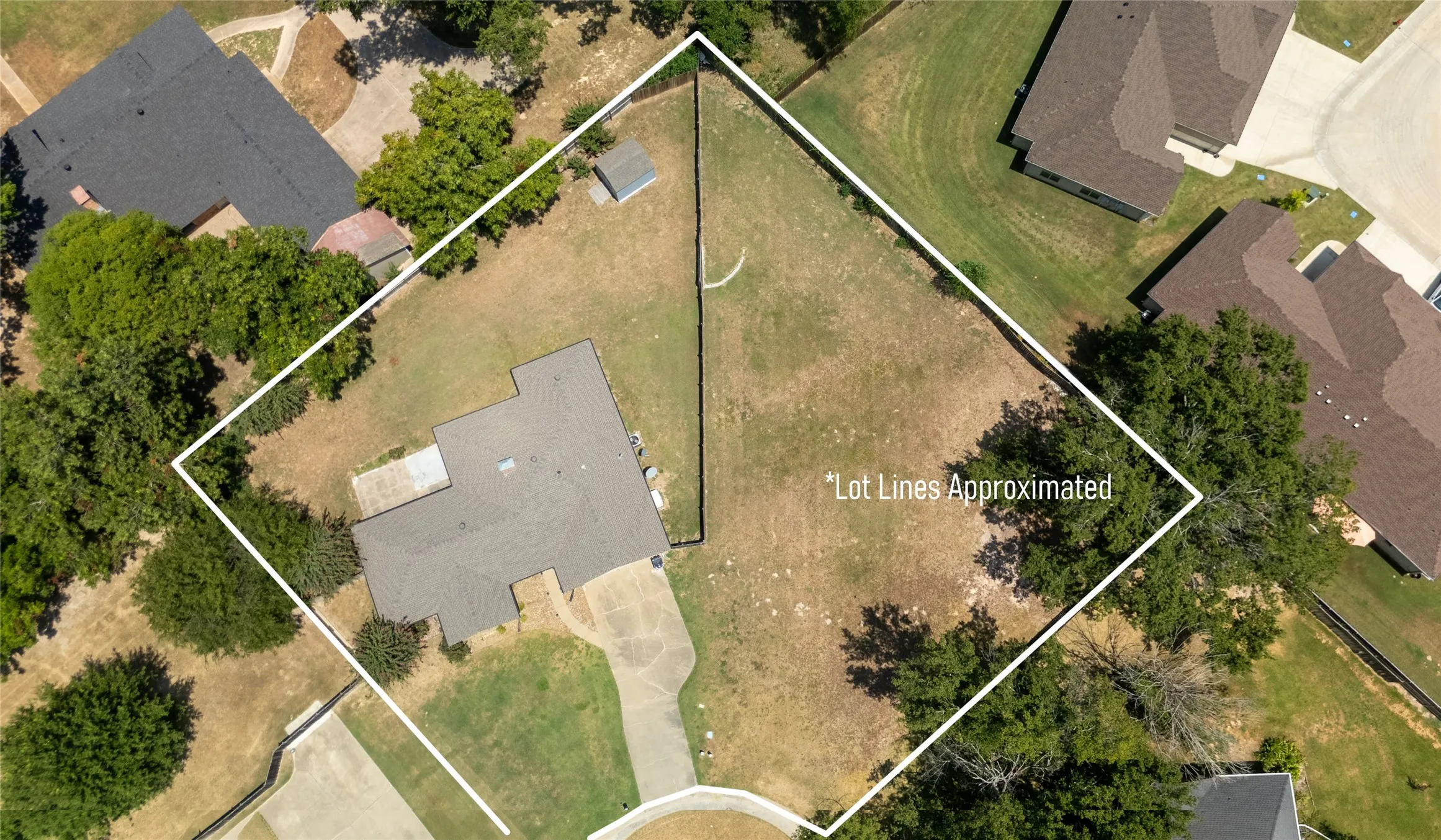 Single Family Residence For Sale in Henderson County , 356 Copeland Circle, Chandler, Texas 75758, 3 Bedroom, 2 Bathroom, 2 Garage spaces, 1,849 Sqft, built in 1996, mls#21355169, Real Estate Agent in Chandler, Homes For Sale in Henderson county, Homes For Sale in Chandler, Realtor in Chandler Texas, Real Estate Brokerage Independent Realty Texas, Luminita Cordes Realtor
