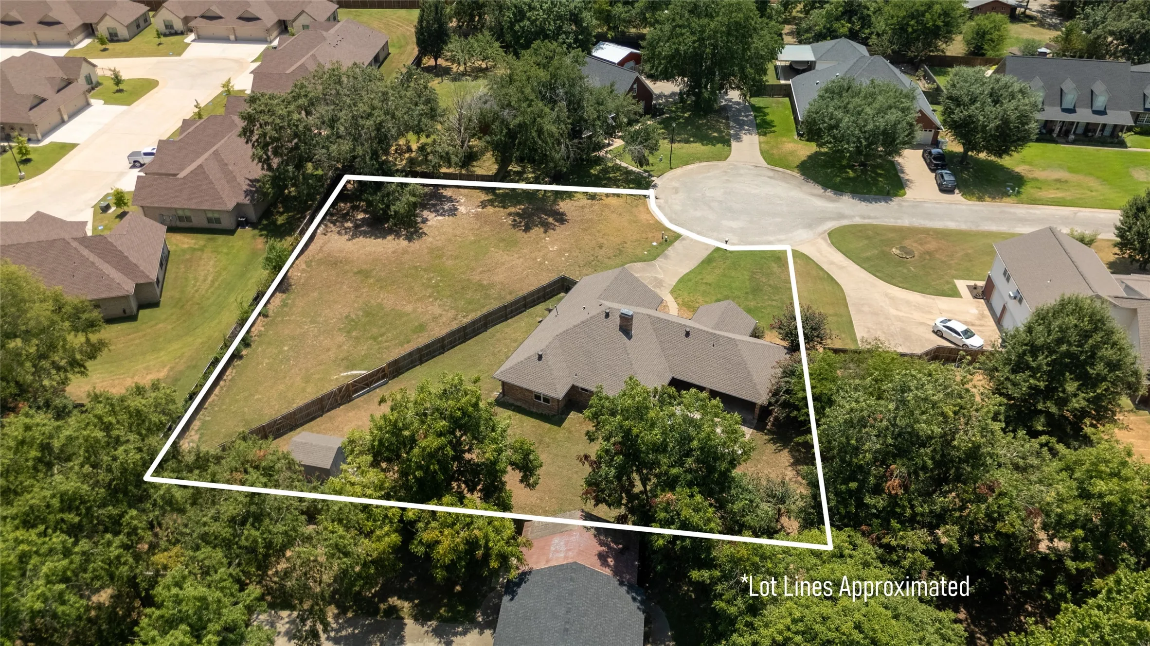 Single Family Residence For Sale in Henderson County , 356 Copeland Circle, Chandler, Texas 75758, 3 Bedroom, 2 Bathroom, 2 Garage spaces, 1,849 Sqft, built in 1996, mls#21355169, Real Estate Agent in Chandler, Homes For Sale in Henderson county, Homes For Sale in Chandler, Realtor in Chandler Texas, Real Estate Brokerage Independent Realty Texas, Luminita Cordes Realtor